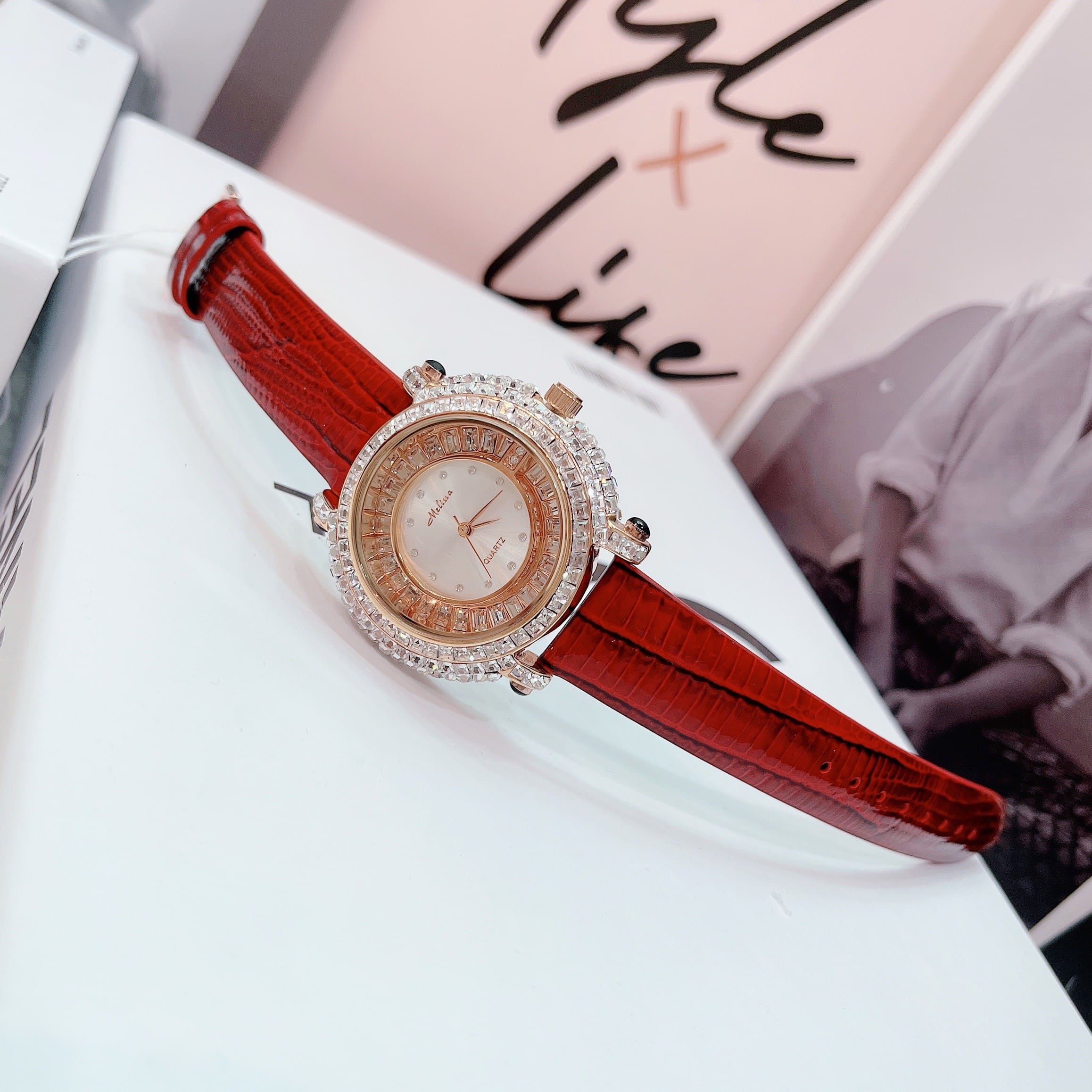 Đồng Hồ Melissa Rose Gold |Nữ Giới |Full Đá |Dây Da Đỏ |Máy Pin (Quartz) |Size 35mm |donghagiatot.vn