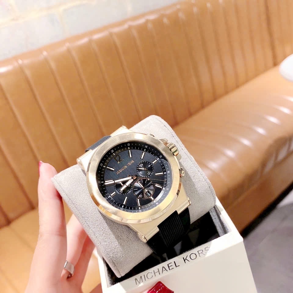 Đồng Hồ Michael Kors Dylan Chronograph |Nam Giới |Vàng Gold |Dây Sillicone Đen |Máy Pin (Quartz) |Size 48mm |donghogiatot.vn