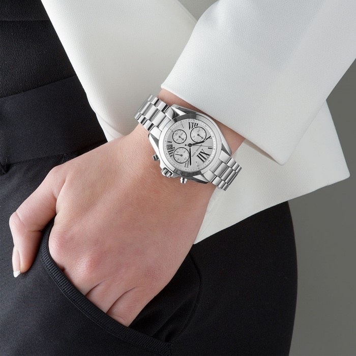 Đồng Hồ Michael Kors Bradshaw |Nữ Giới |Mặt Trắng |Dây Kim Loại Silver |Máy Pin (Quartz) |Size 36mm |donghogiatot.vn