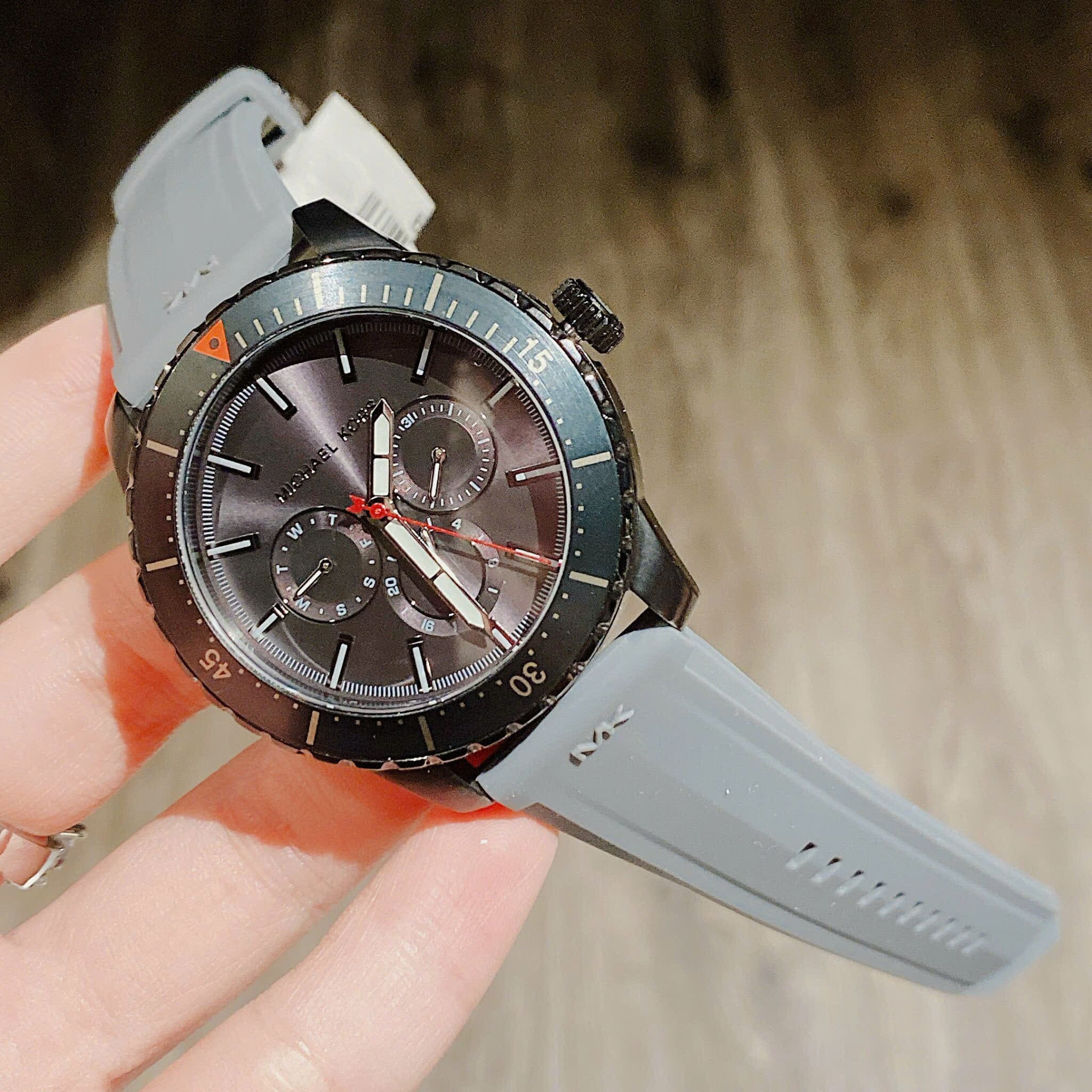 Đồng Hồ Michael Kors Cunningham |Nam Giới |Mặt Full Đen |Dây Silicone Màu Xám |Máy Pin (Quartz) |Size 40mm |donghogiatot.vn