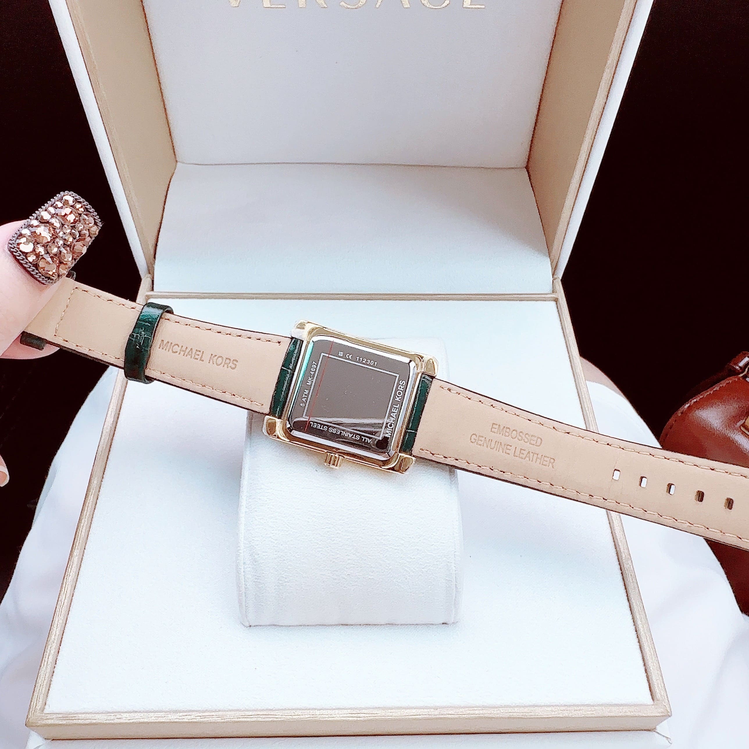 Đồng Hồ Michael Kors Emery |Nữ Giới |Mặt Chữ Nhật |Dây Da Xanh Lá |Máy Pin (Quartz) |Size 33mm |donghogiatot.vn