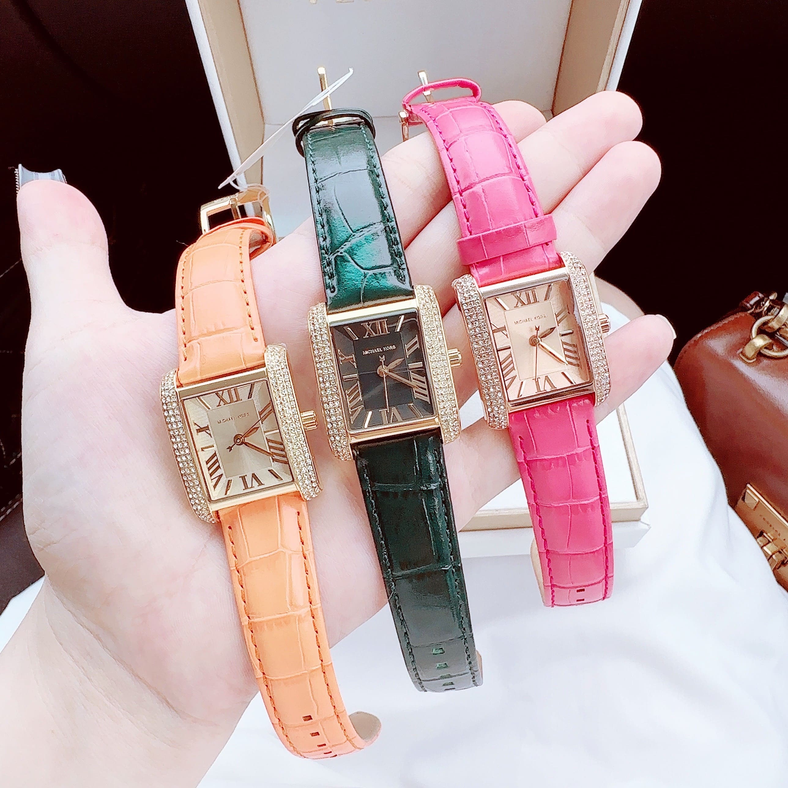 Đồng Hồ Michael Kors Emery |Nữ Giới |Mặt Chữ Nhật |Dây Da Xanh Lá |Máy Pin (Quartz) |Size 33mm |donghogiatot.vn