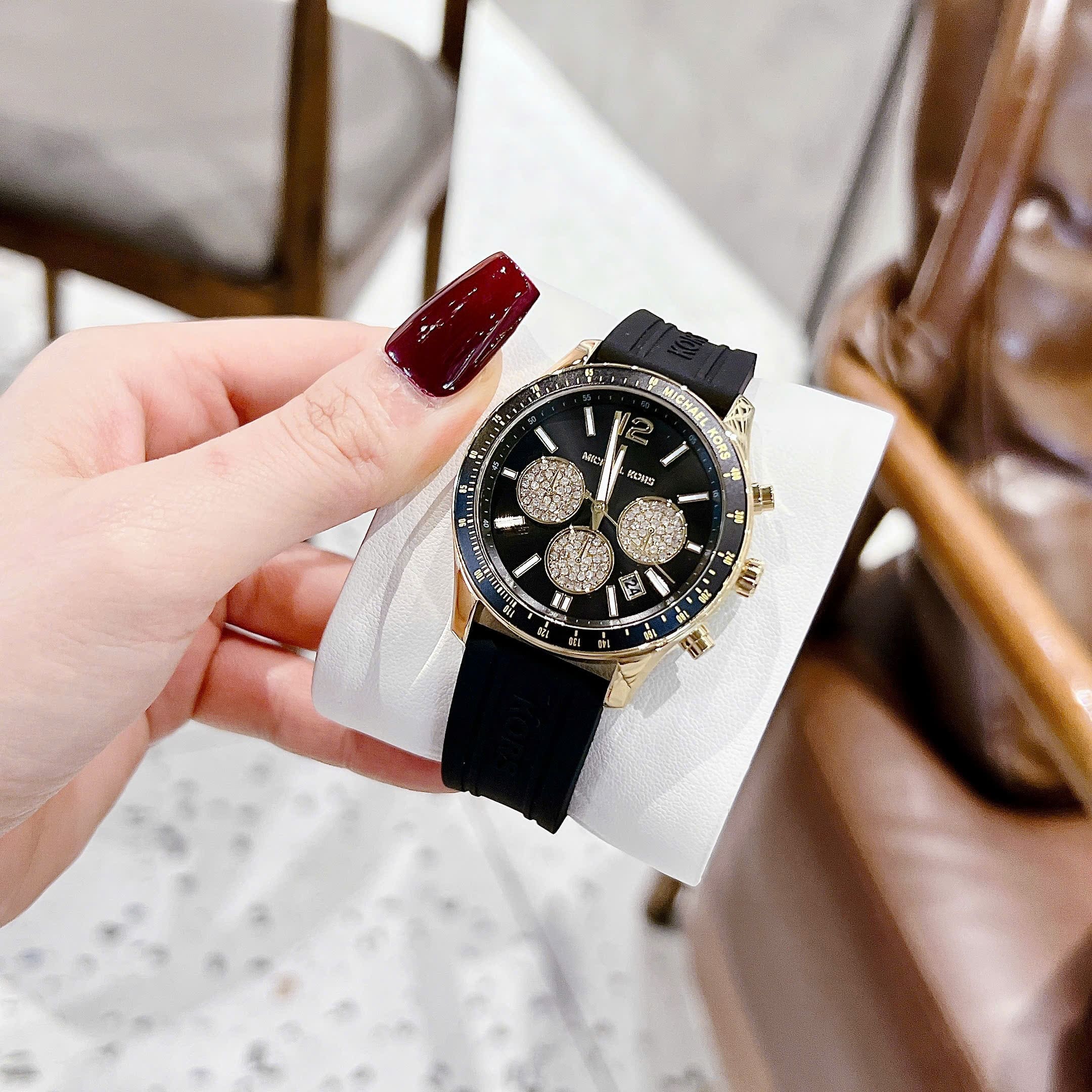 Đồng Hồ Micheal Kors 6 Kim Đính Đá |Nữ Giới |Vàng Gold |Dây Sillicone Đen |Máy Pin (Quartz) |Size 38mm |donghogiatot.vn