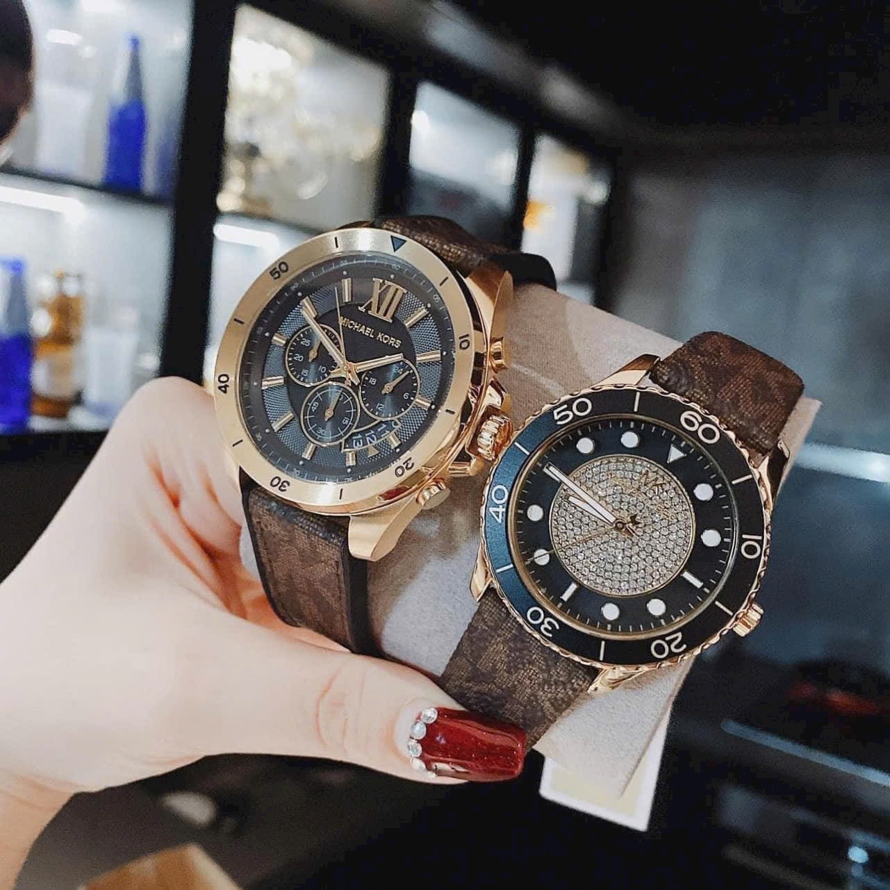 Đồng Hồ Michael Kors Brecken |Cặp Đôi |Mặt Đen |Dây Da Nâu |Máy Pin (Quartz) |Size 45x40mm |donghogiatot.vn