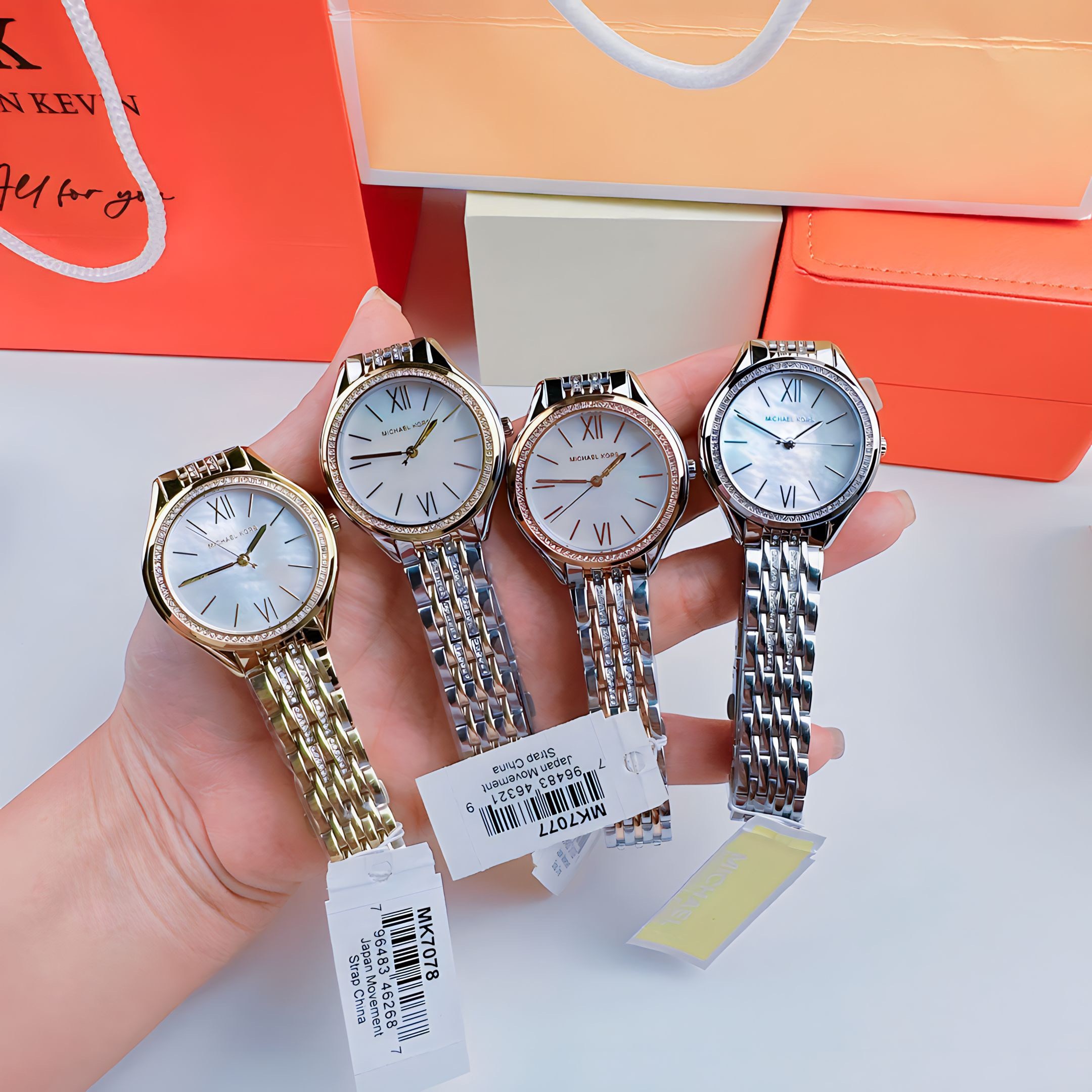 Đồng Hồ Micheal Kors Mindy |Nữ Giới |Mặt Trắng |Dây Kim Loại Đính Đá Silver |Máy Pin (Quartz) |Size 36mm |donghogiatot.vn