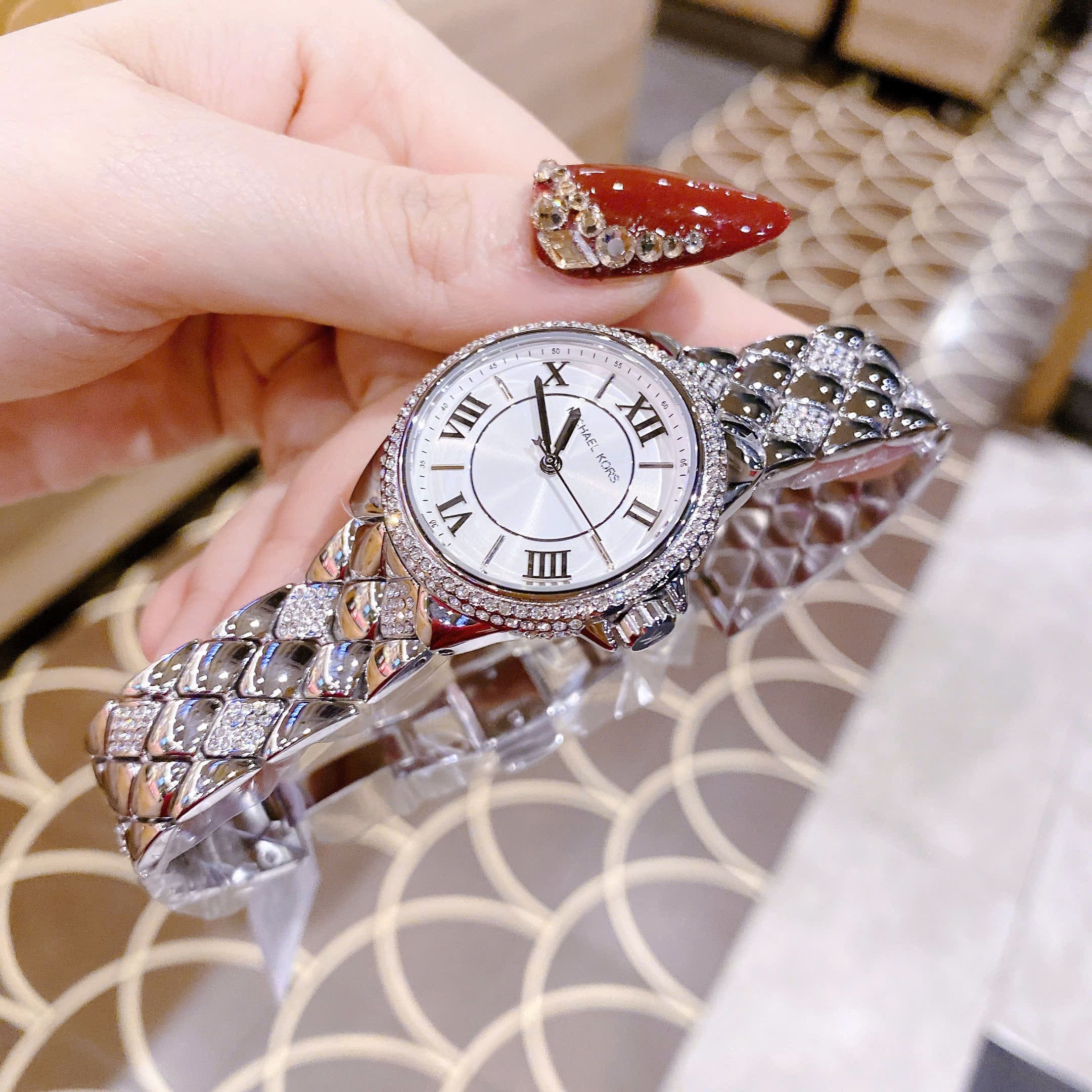 Đồng Hồ Micheal Kors Mini-Camille |Nữ Giới |Mặt Đính Đá |Dây Kim Loại Silver |Máy Pin (Quartz) |Size 33mm |donghogiatot.vn