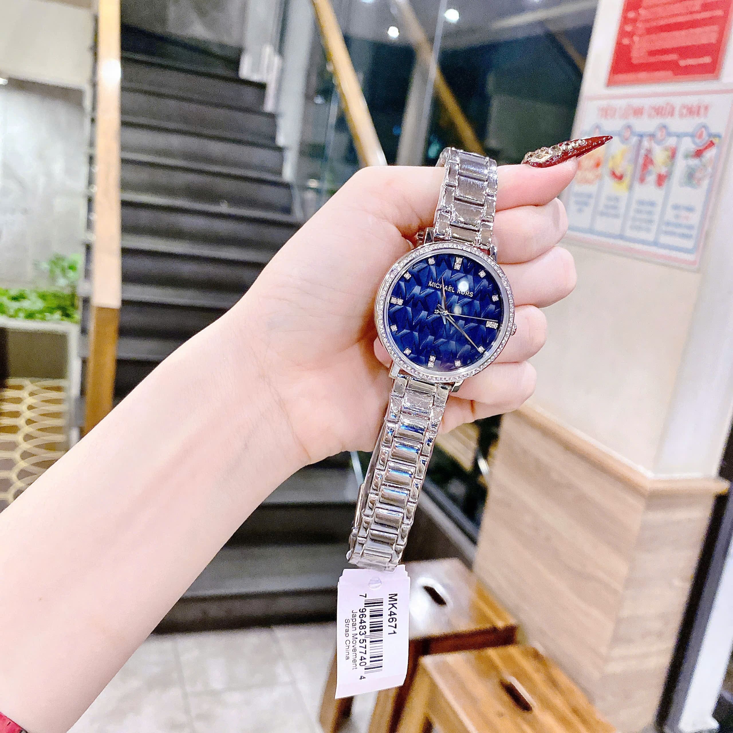 Đồng Hồ Micheal Kors Pyper |Nữ Giới |Mặt Đính Đá Xanh Dương |Dây Kim Loại Silver |Máy Pin (Quartz) |Size 36mm |donghogiatot.vn