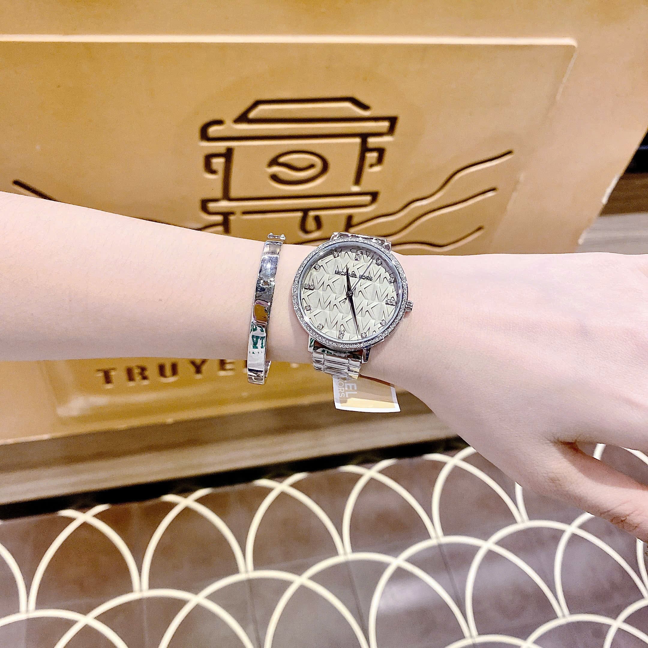 Đồng Hồ Micheal Kors Pyper |Nữ Giới |Mặt In Họa Tiết Logo Xám |Dây Kim Loại |Máy Pin (Quartz) |Size 36mm |donghogiatot.vn