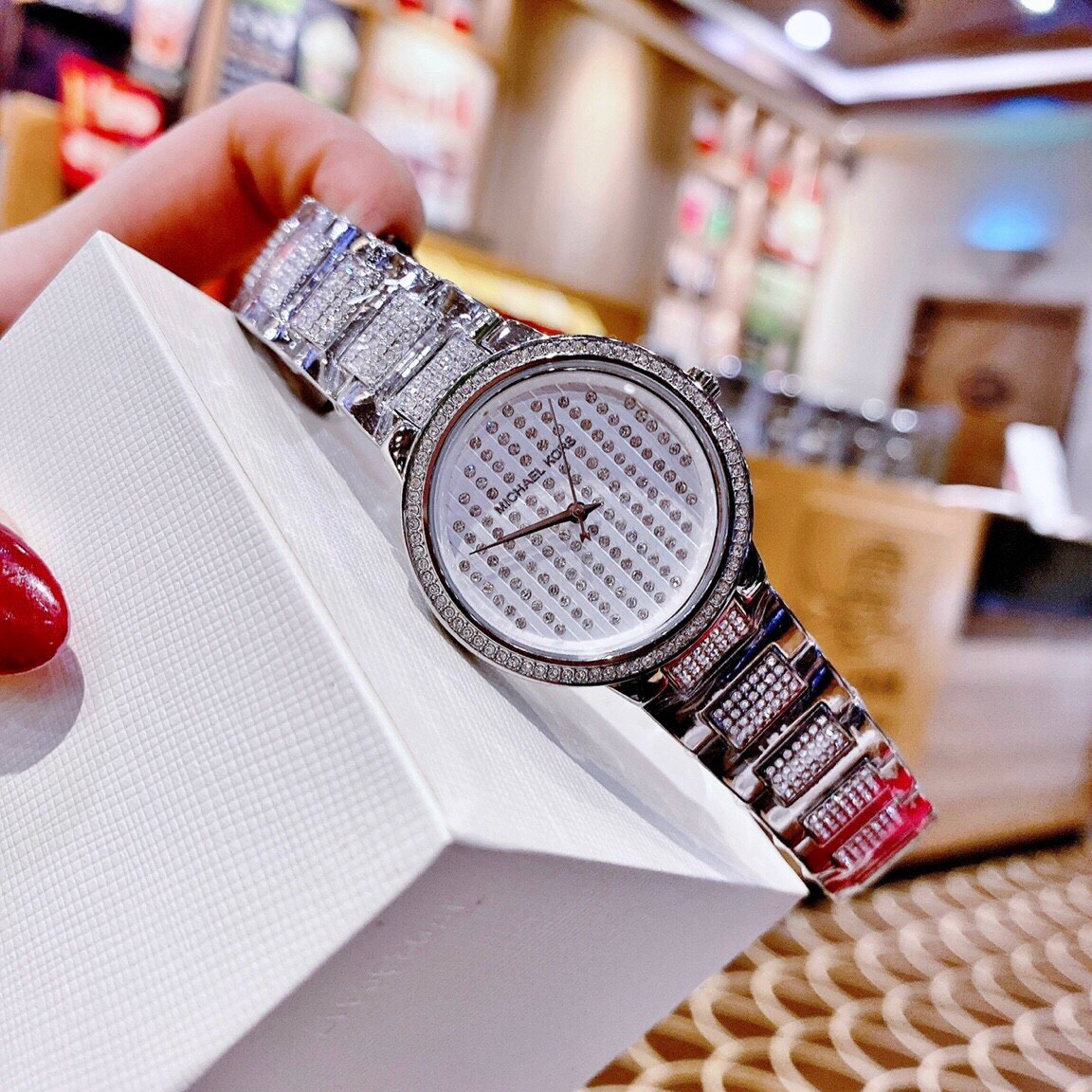 Đồng Hồ Michael Kors Gabbi |Nữ Giới |Full Đá |Dây Kim Loại Siver |Máy Pin (Quartz) |Size 33mm |donghogiatot.vn