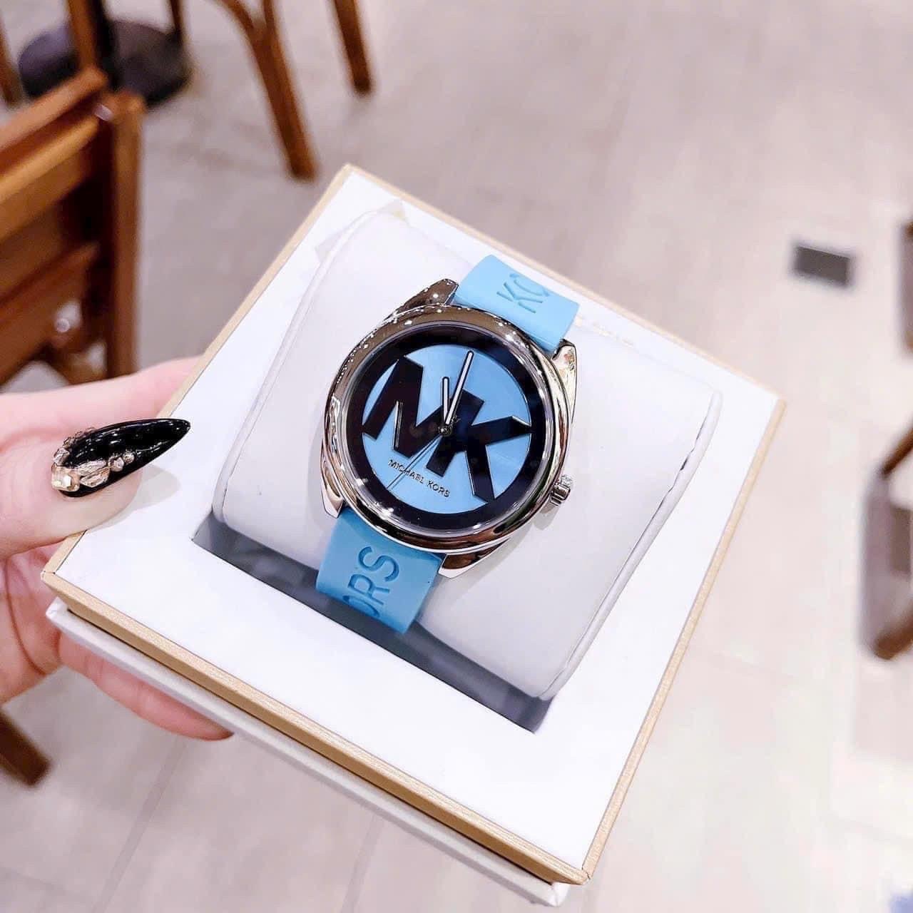 Đồng Hồ Michael Kors Janelle |Nữ Giới |Silver |Dây Silicone Xanh Da Trời |Máy Pin (Quartz) |Size 40mm |donghogiatot.vn