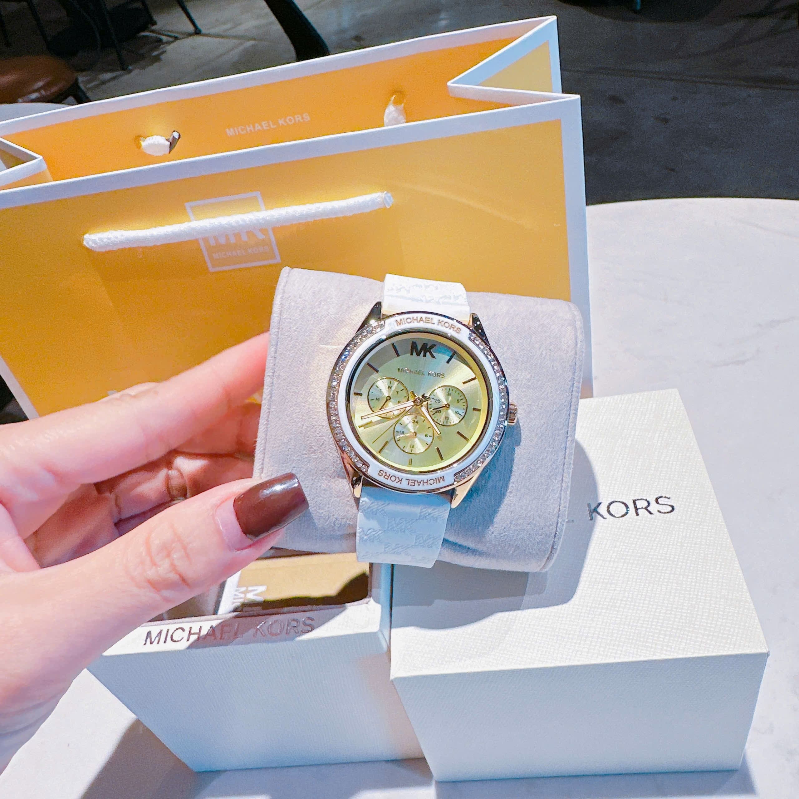 Đồng Hồ Michael Kors Jessa |Nữ Giới |Chronograph |Dây Silicone Trắng |Máy Pin (Quartz) |Size 40mm |donghogiatot.vn