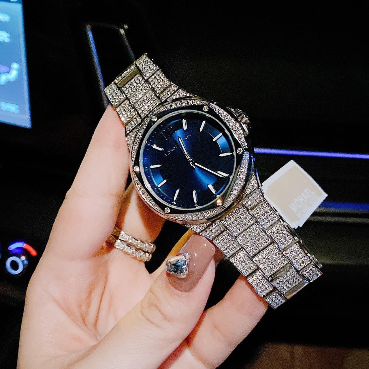 Đồng Hồ Michael Kors Lennox |Unisex |Mặt Xanh Dương |Dây Kim Loại Full Đá |Máy Pin (Quartz) |Size 43mm |donghogiatot.vn