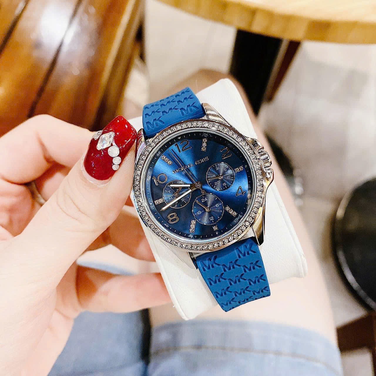 Đồng Hồ Michael Kors Mini Pilot |Nữ Giới |Đính Đá |Dây Silicone Xanh Dương |Máy Pin (Quartz) |Size 36mm |donghogiatot.vn