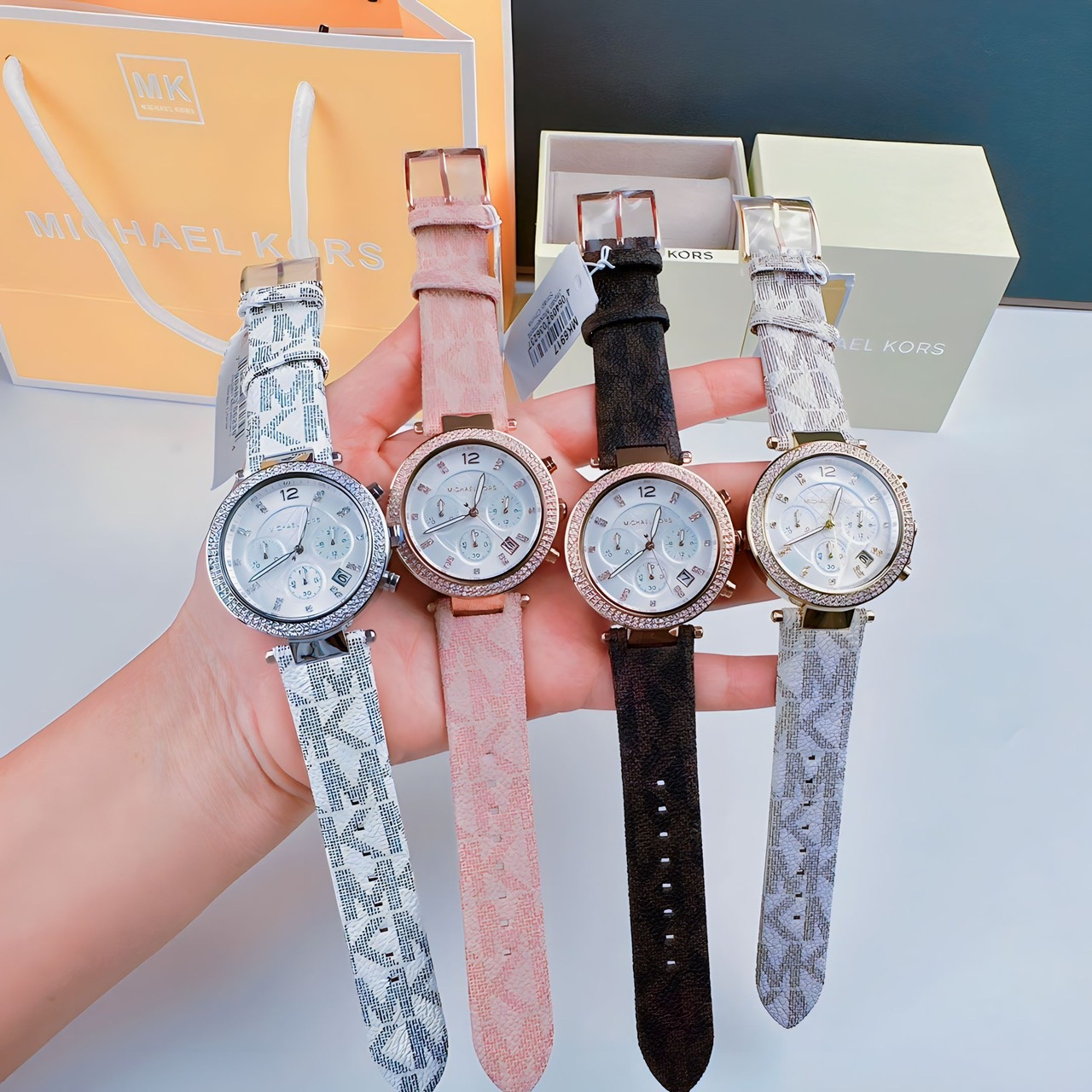 Đồng Hồ Michael Kors Parker Chronograph |Nữ Giới |Vàng Gold |Dây Da Trắng |Máy Pin (Quartz) |Size 39mm |donghogiatot.vn