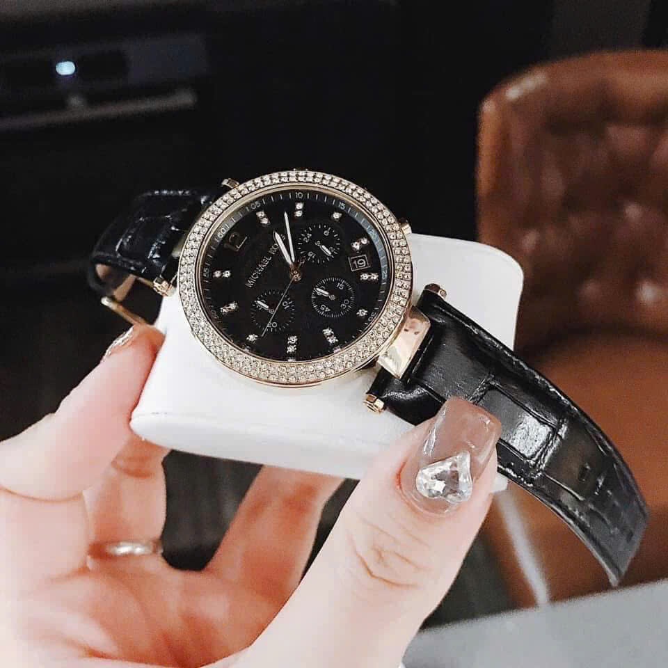Đồng Hồ Micheal Kors Parker |Nữ Giới |Đính Đá Vàng Gold |Dây Da Màu Đen |Máy Pin (Quartz) |Size 39mm |donghogiatot.vn