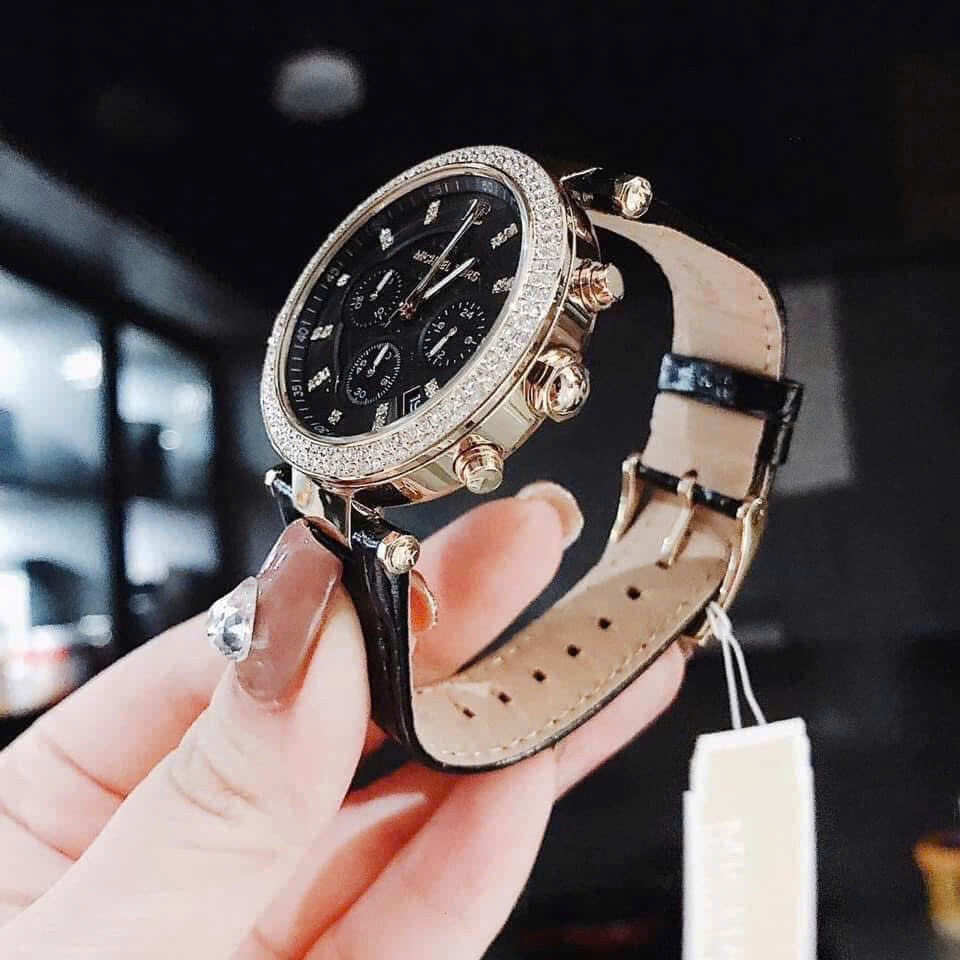 Đồng Hồ Micheal Kors Parker |Nữ Giới |Đính Đá Vàng Gold |Dây Da Màu Đen |Máy Pin (Quartz) |Size 39mm |donghogiatot.vn
