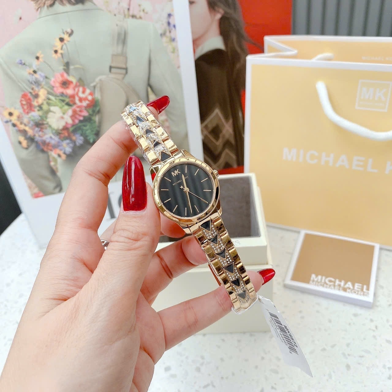 Đồng Hồ Michael Kors Runway Mercer |Nữ Giới |Mặt Đen |Dây Kim Loại |Máy Pin (Quartz) |Size 28mm |donghogiatot.vn