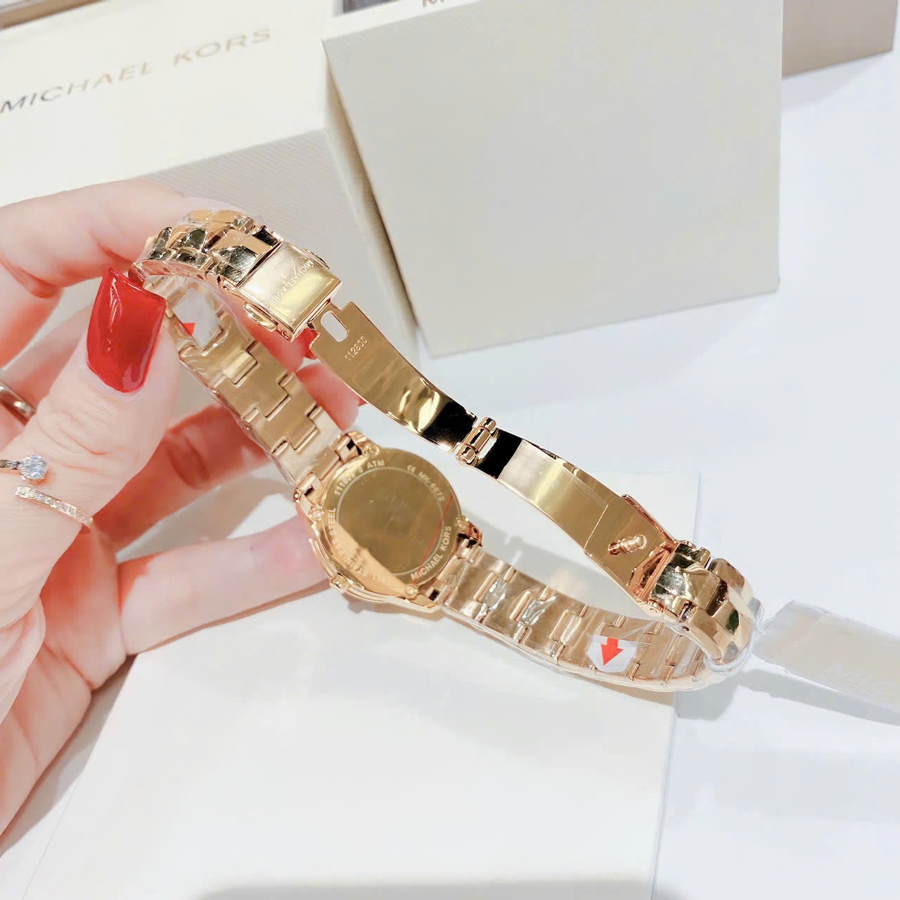 Đồng Hồ Michael Kors Runway Mercer |Nữ Giới |Mặt Đen |Dây Kim Loại |Máy Pin (Quartz) |Size 28mm |donghogiatot.vn