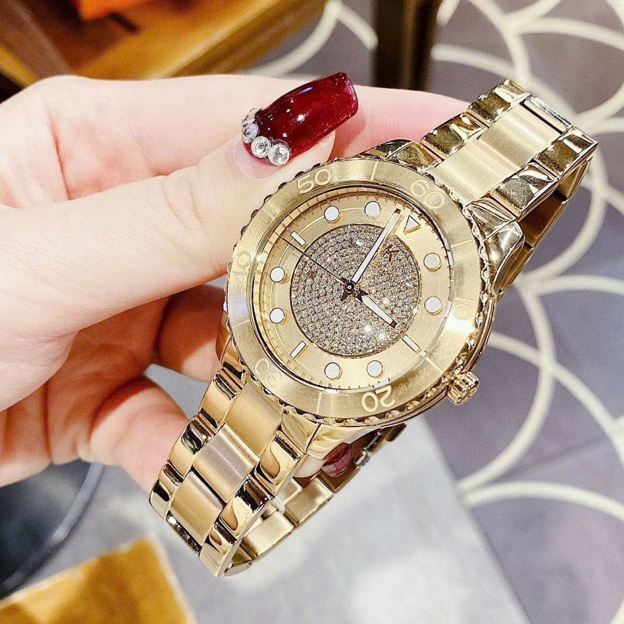 Đồng Hồ Michael Kors Runway |Nữ Giới |Mặt Đính Đá |Dây Kim Loại Vàng Gold |Máy Pin (Quartz) |Size 40mm |donghogiatot.vn