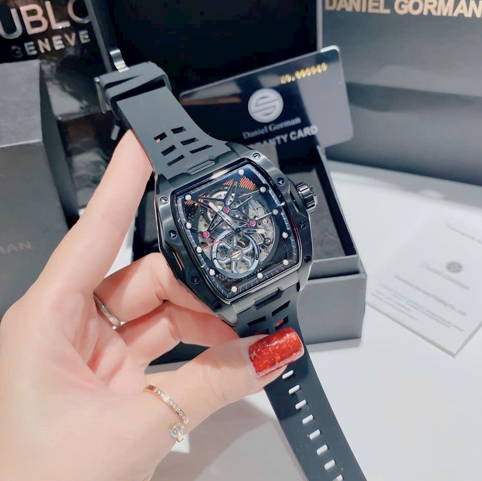 Đồng Hồ Daniel Gorman Mặt Oval |Nam Giới |Dây Silicone Đen |Máy Cơ (Automatic) |Size Lớn |Donghogiatot.vn