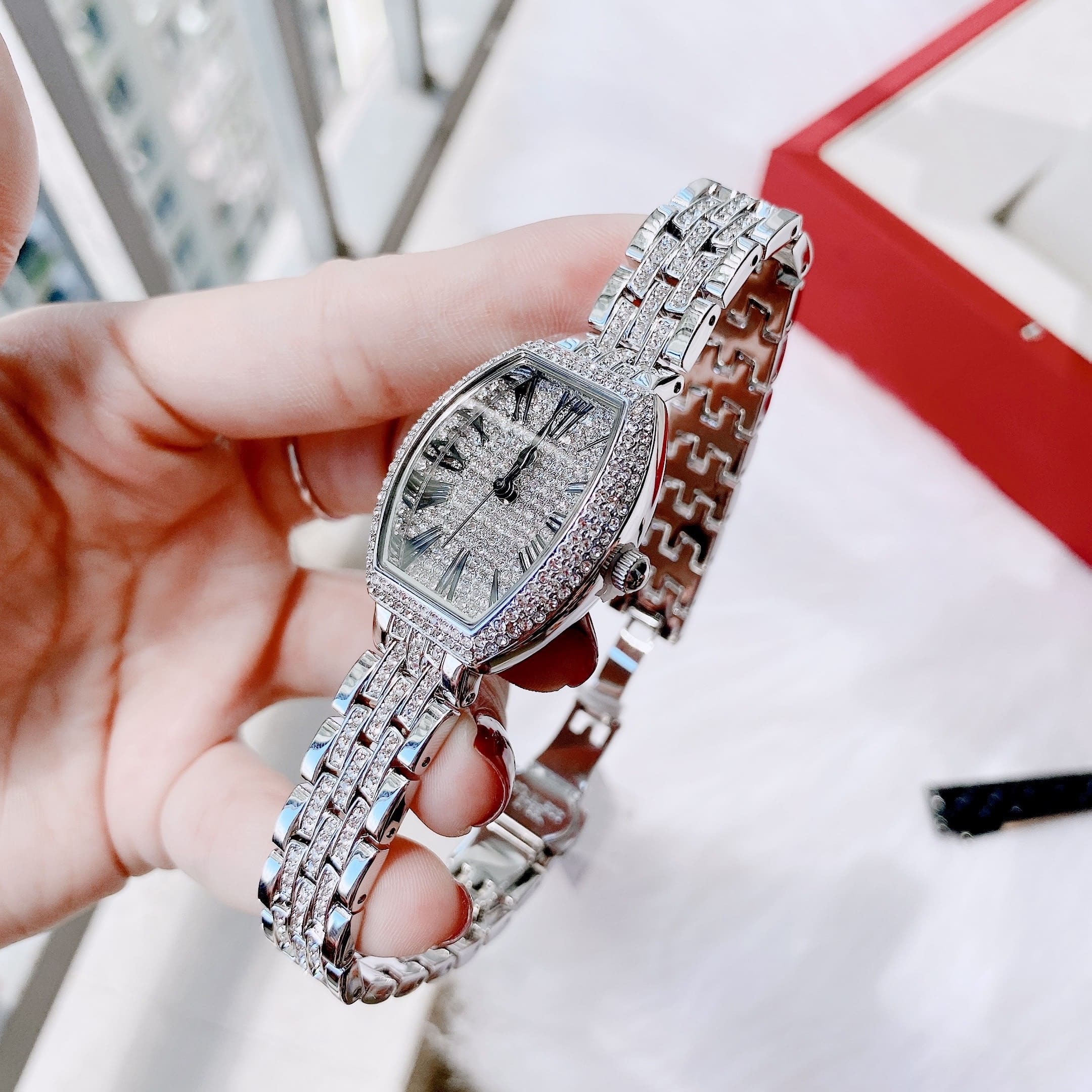 Đồng Hồ Davena Mặt Số La Mã |Nữ Giới |Full Đá Silver |Dây Kim Loại |Máy Pin (Quartz) |Size 30mm |donghogiatot.vn