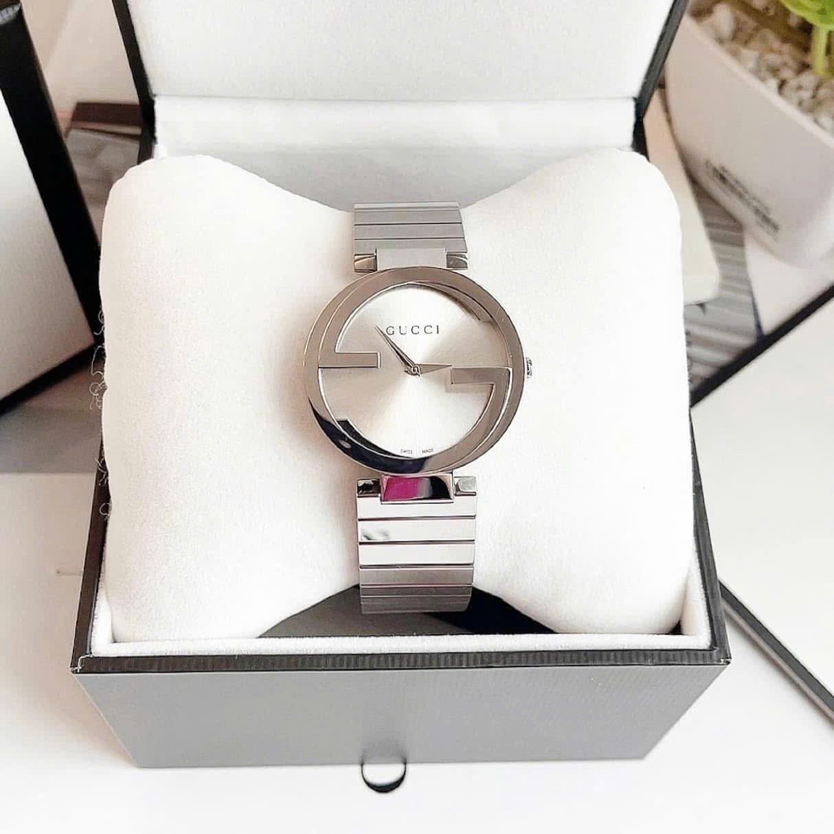 Đồng Hồ Gucci Interlocking |Nữ Giới |Mặt Tròn Trắng |Dây Kim Loại Silver |Máy Pin (Quartz) |Size 36mm |donghogiatot.vn