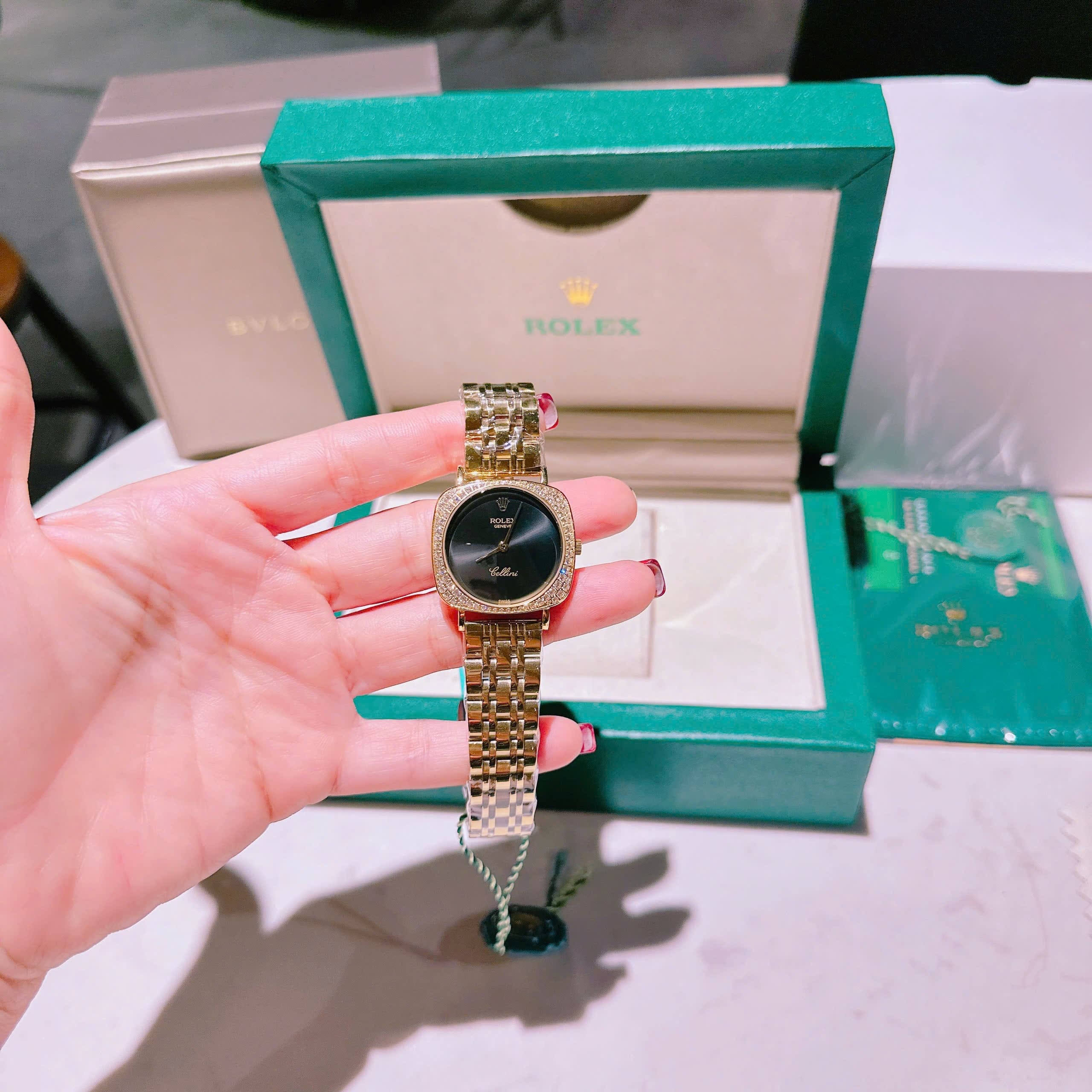 Đồng Hồ Rolex Cellini |Nữ Giới |Mặt Vuông Đen |Dây Kim Loại Vàng Gold |Máy Pin (Máy Quartz) |Size 33mm |donghogiatot.vn