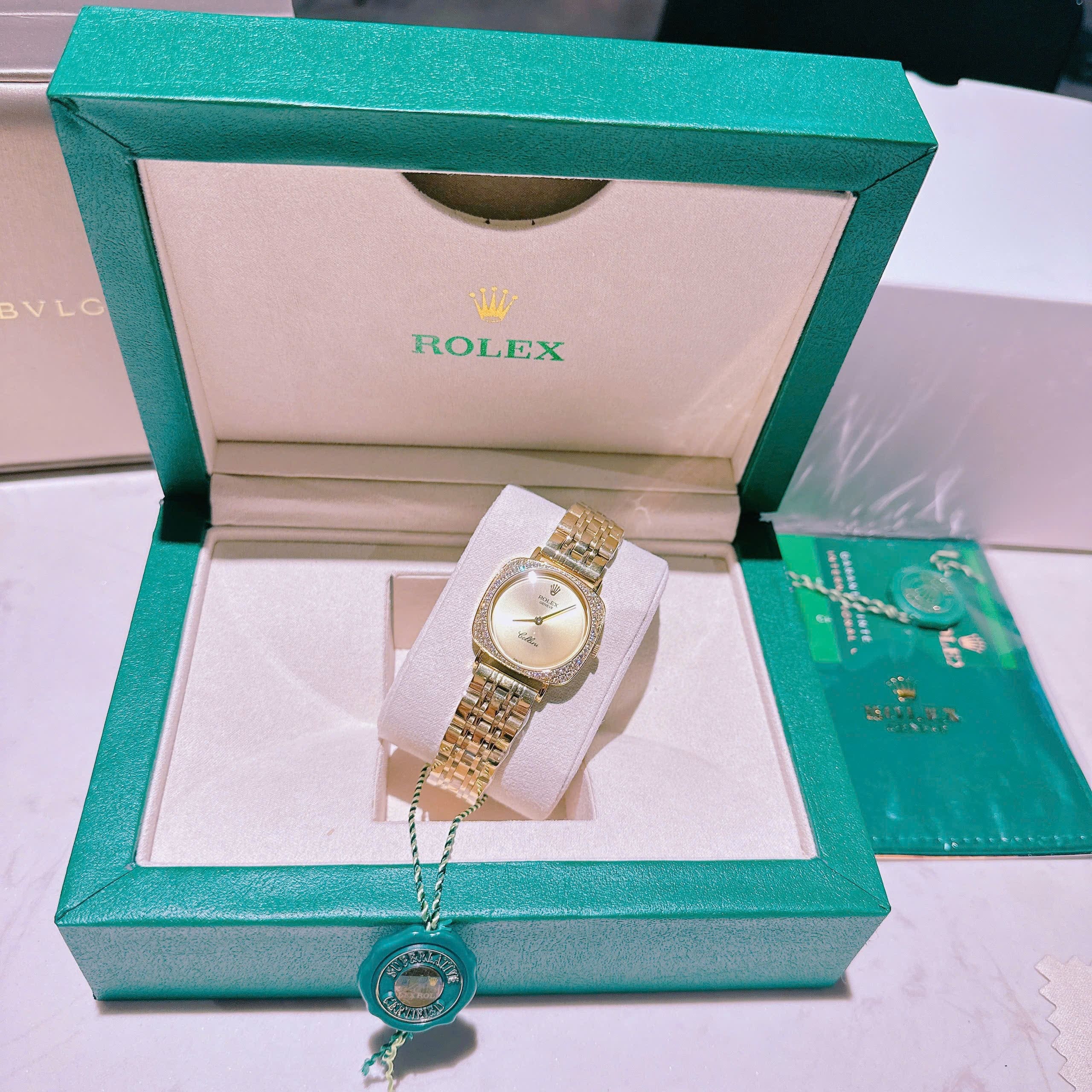 Đồng Hồ Rolex Cellini |Nữ Giới |Mặt Vuông |Đính Đá |Dây Kim Loại Vàng Gold |Máy Pin (Máy Quartz) |Size 33mm |donghogiatot.vn