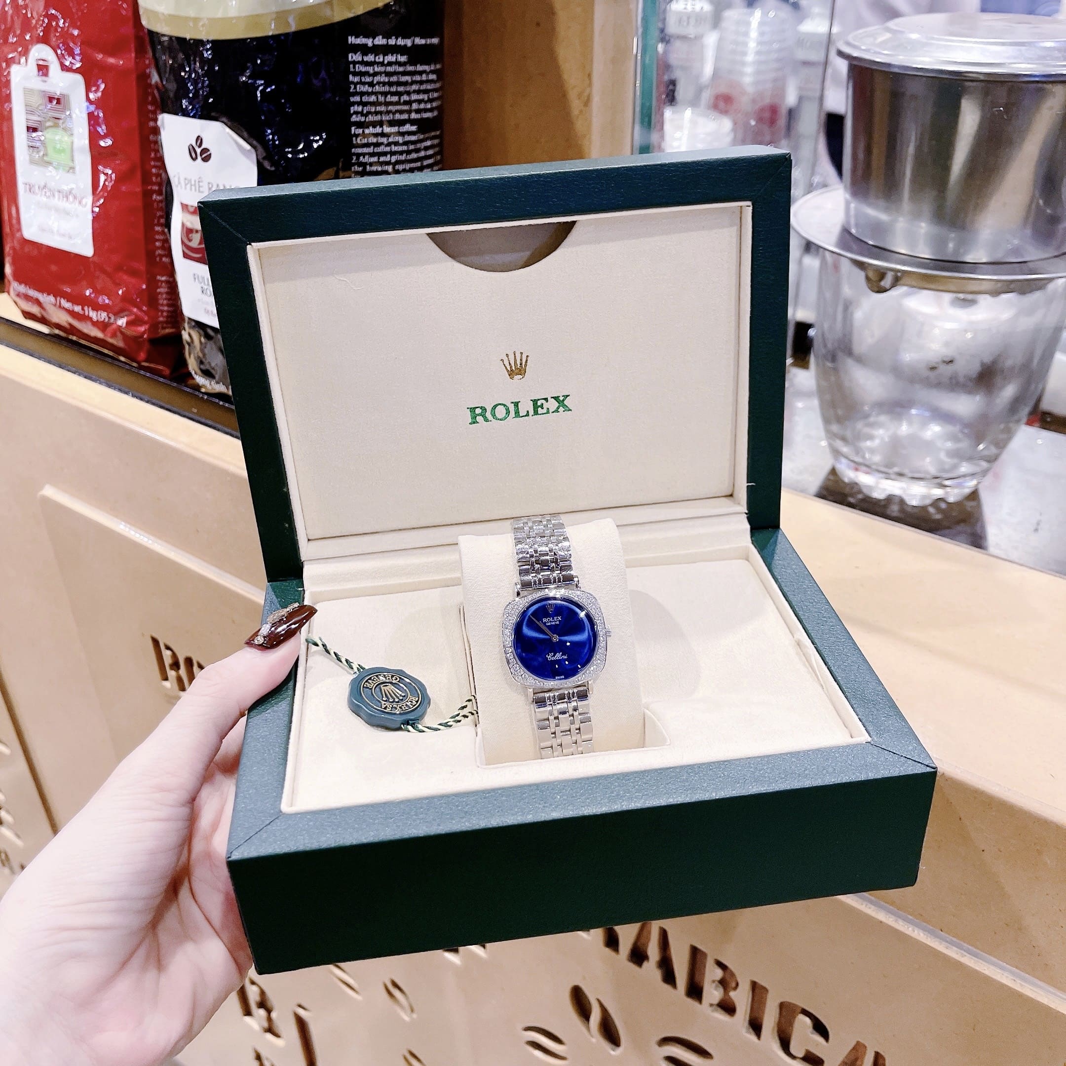 Đồng Hồ Rolex Cellini |Nữ Giới |Mặt Vuông |Xanh Dương |Dây Kim Loại |Máy Pin (Máy Quartz) |Size 33mm |donghogiatot.vn