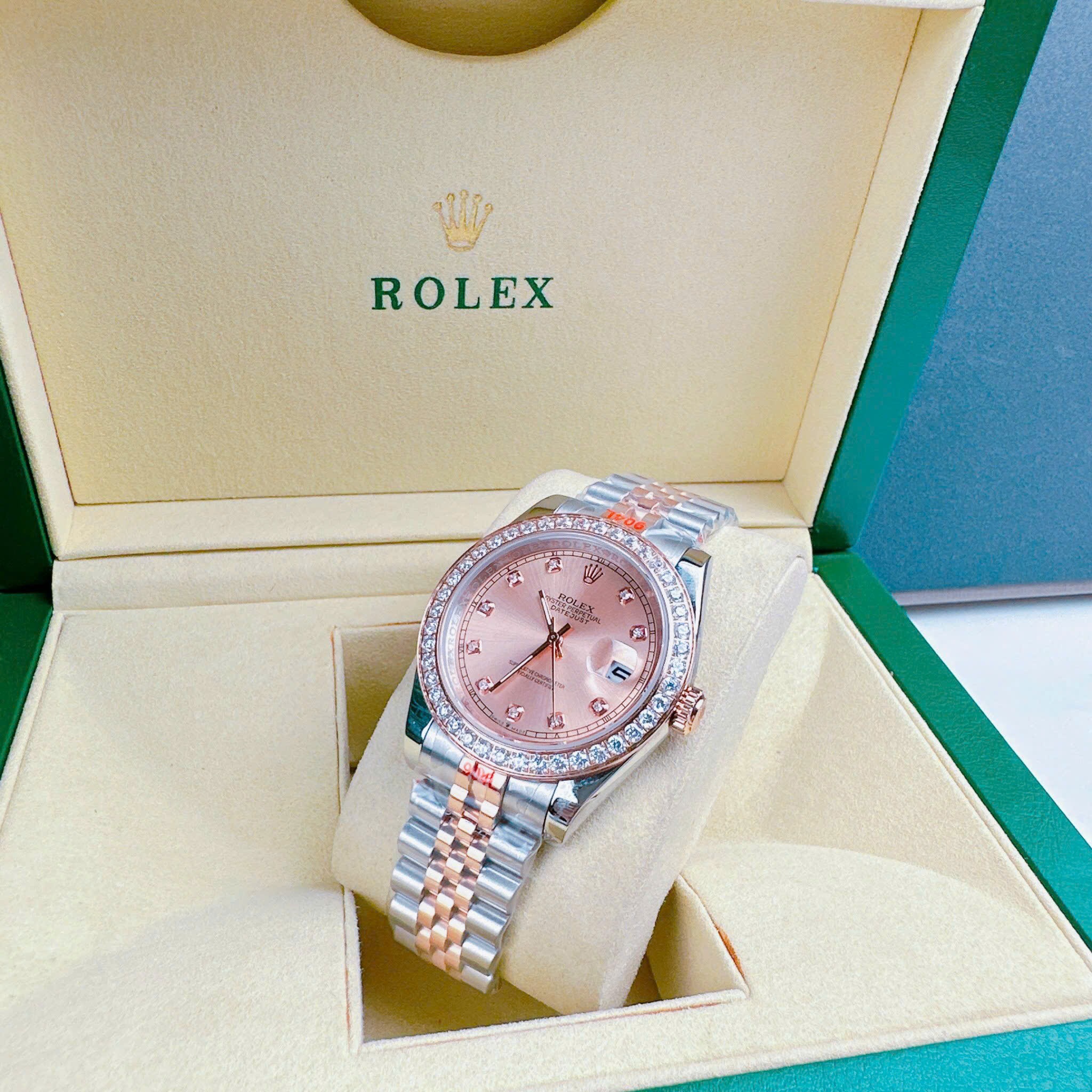 Đồng Hồ Rolex Đính Đá |Nam Giới |Mặt Hồng |Dây Kim Loại Demi Rose |Máy Pin (Máy Quartz) |Size 41mm |donghogiatot.vn