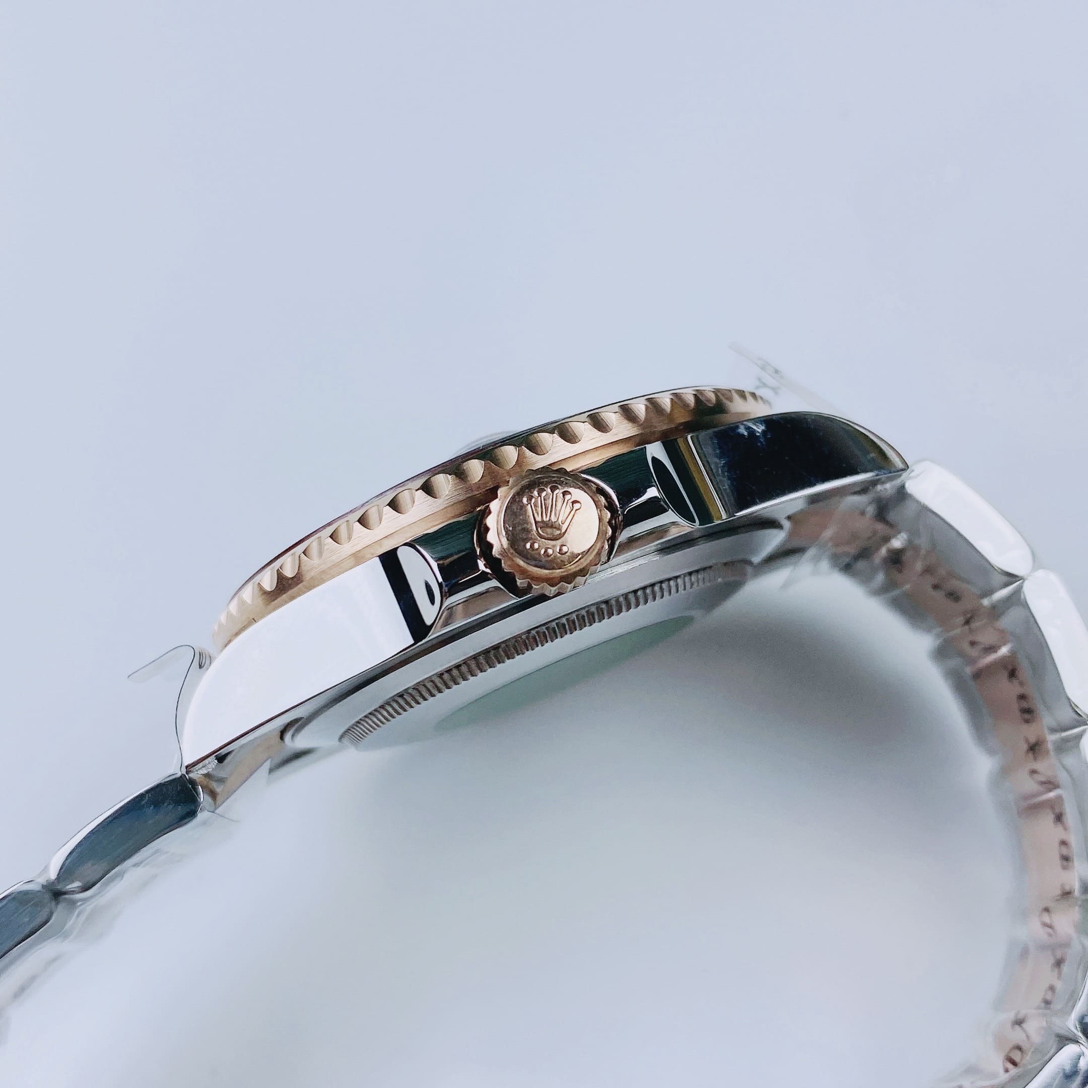 Đồng Hồ Rolex GMT Master II |Nam Giới |Niềng Đen |Dây Kim Loại Demi Vàng |Máy Cơ (Automatic) |Size 40mm |donghogiatot.vn