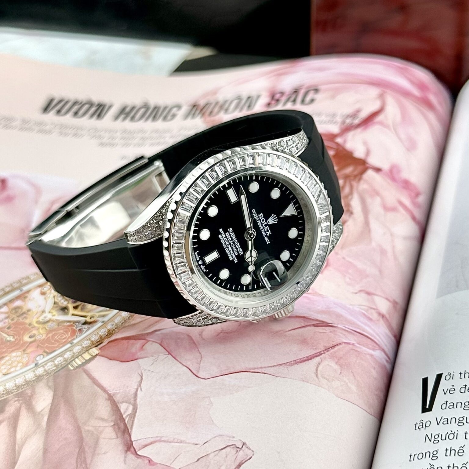 Đồng Hồ Rolex Submariner |Nam Giới |Đính Đá |Dây Silicone Đen |Máy cơ (Automatic) |Size 41mm |donghogiatot.vn