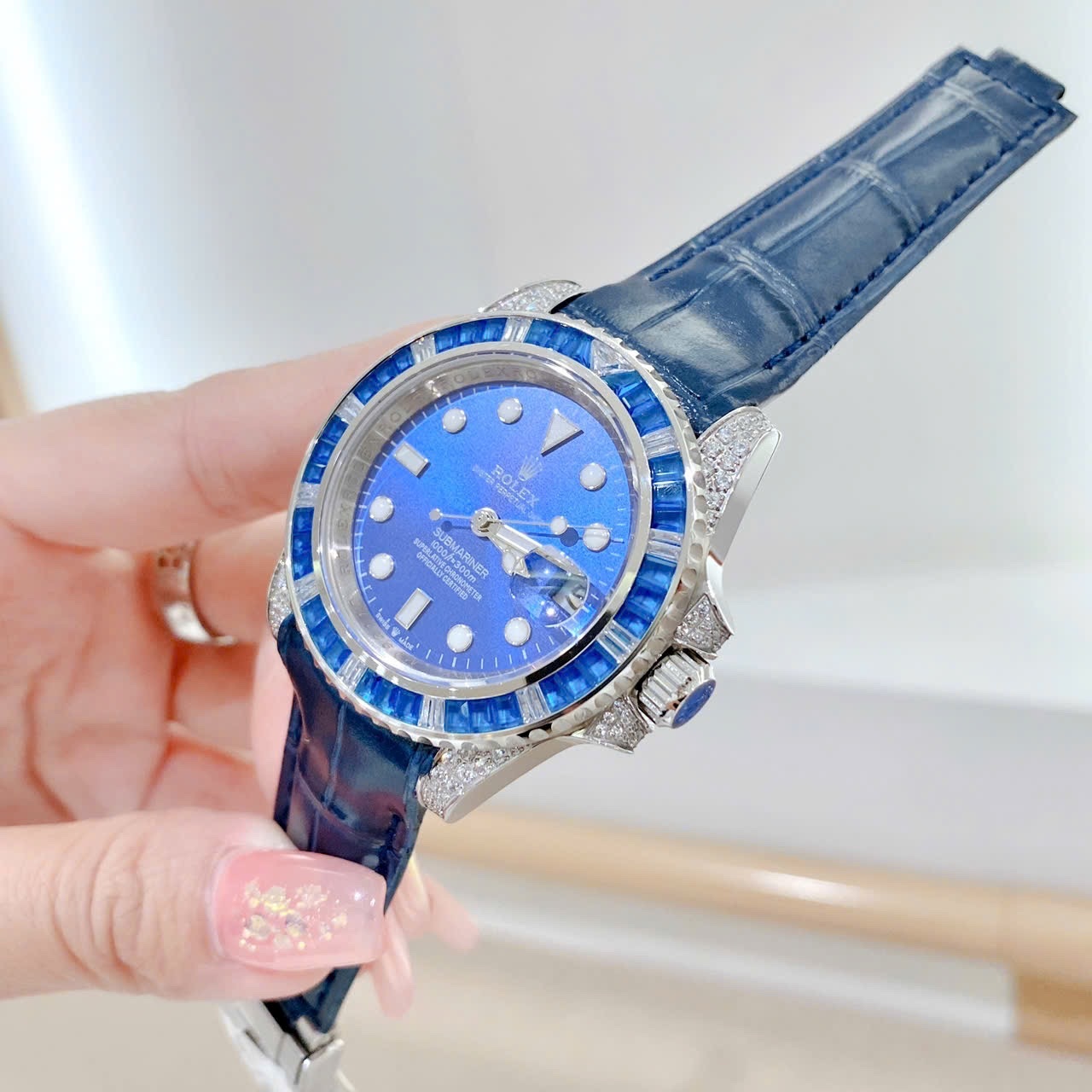 Đồng Hồ Rolex Submariner |Nam Giới |Đính Đá Ruby |Dây Da Xanh Dương |Máy Cơ (Automatic) |Size 41mm |donghogiatot.vn