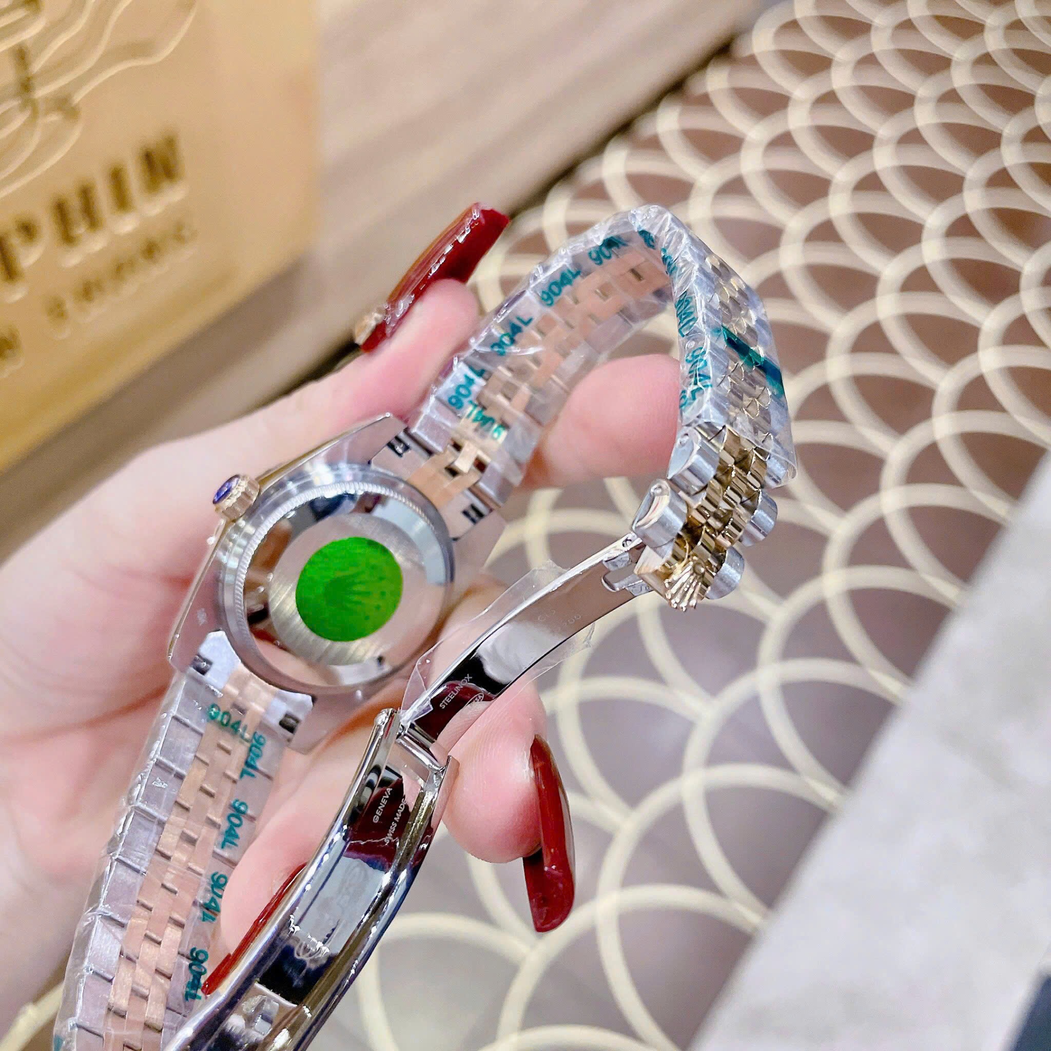 Đồng Hồ Rolex Mặt Số La Mã |Nữ Giới |Xanh Rêu |Niềng Khía |Dây Kim Loại Demi |Máy Pin (Máy Quartz) |Size 31mm |donghogiatot.vn