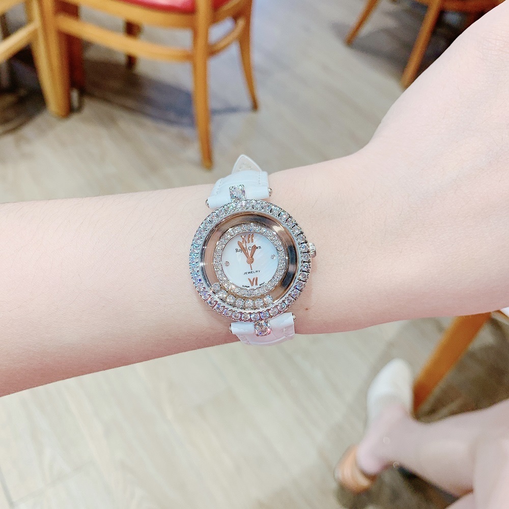 Đồng Hồ Royal Crown Đính Đá Chạy |Nữ Giới |Silver |Dây Da Trắng |Máy Pin (Quartz) |Size 32mm |donghogiatot.vn