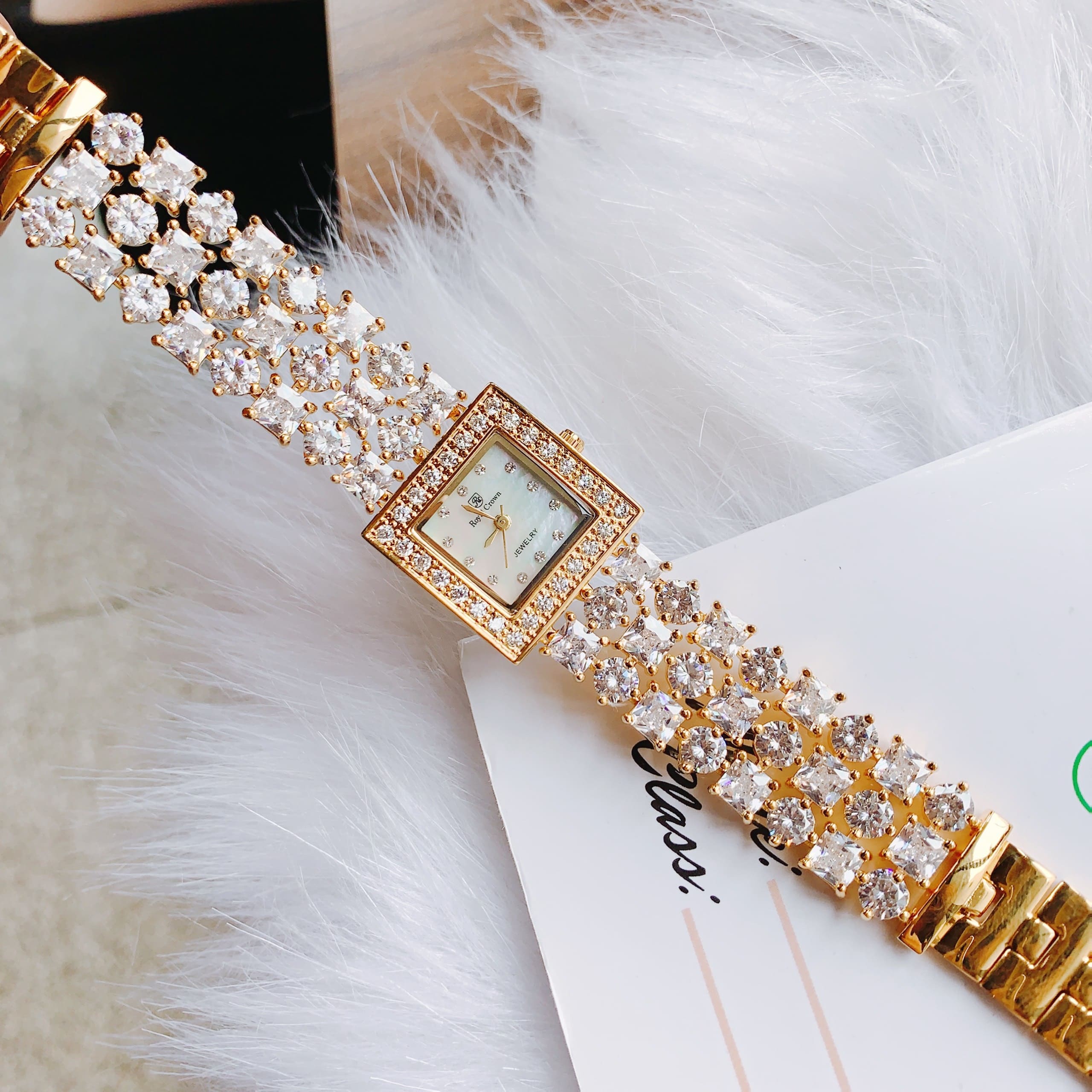 Đồng Hồ Royal Crown Đính Đá Swarovski |Nữ Giới |Mặt Vuông |Vòng Tay Vàng Gold |Máy Pin (Quartz) |Size 26mm |donghogiatot.vn