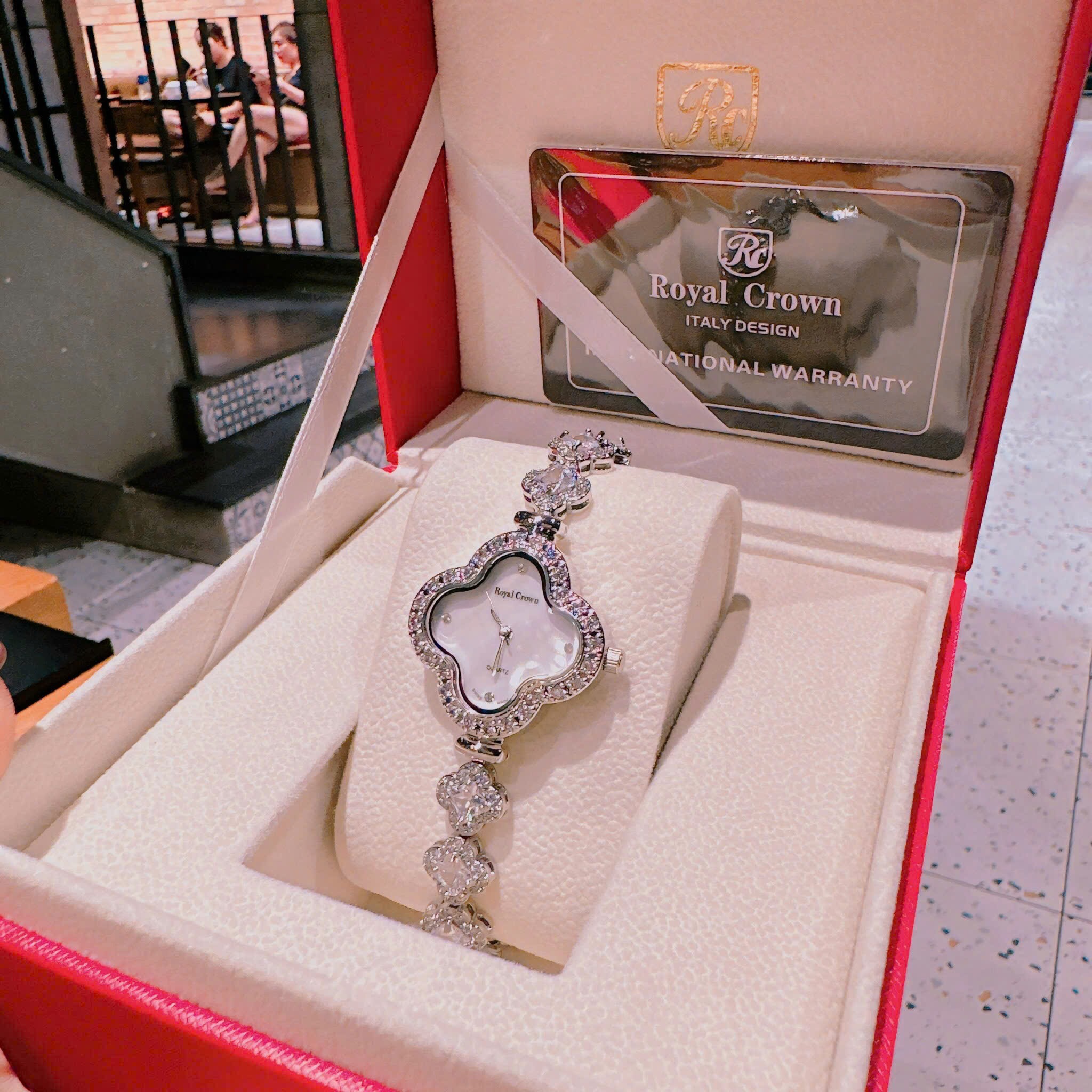Đồng Hồ Royal Crown Bông Hoa |Nữ Giới |Mặt Xà Cừ |Vòng Tay Đính Đá Silver |Máy Pin (Quartz) |Size 32mm |donghogiatot.vn