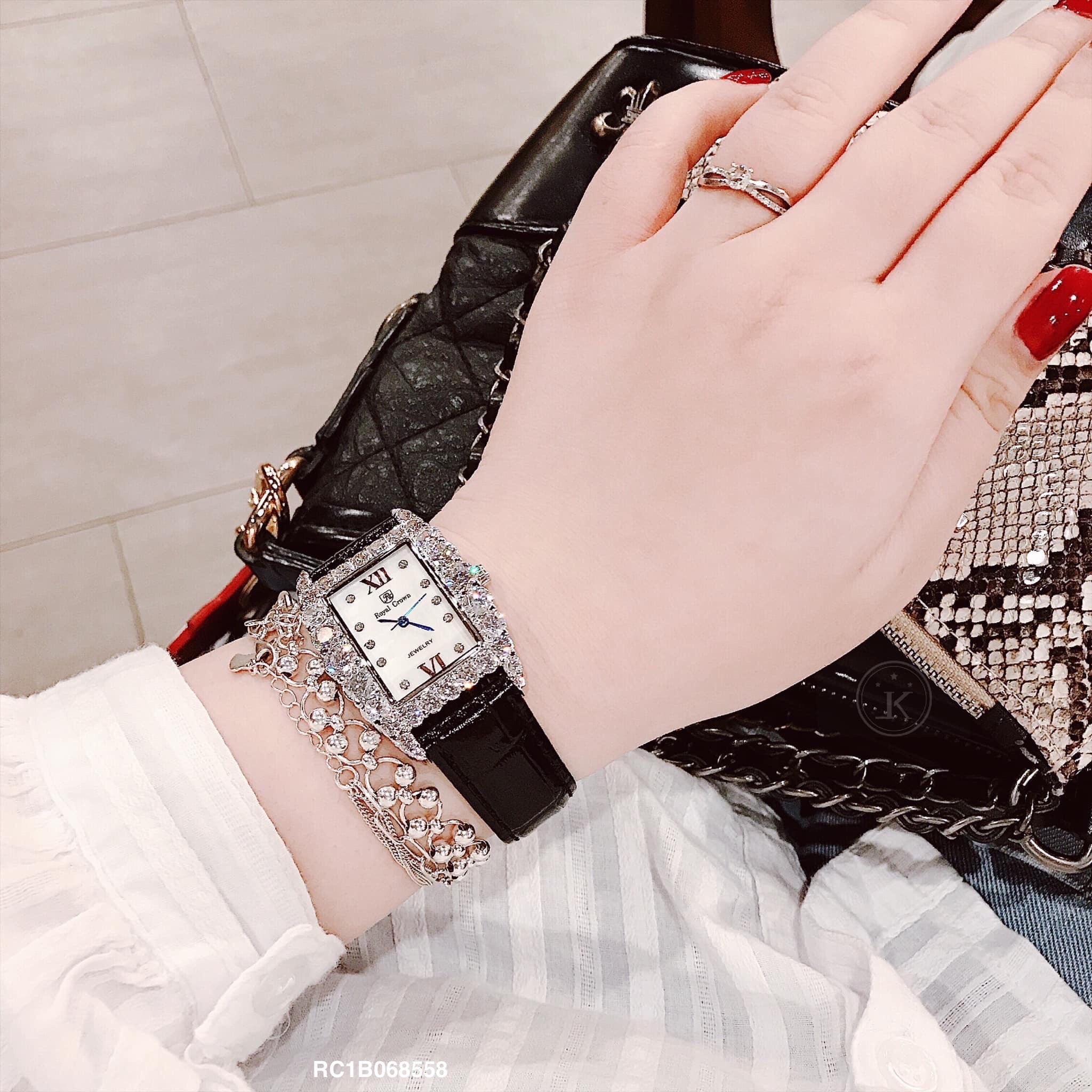 Đồng Hồ Royal Crown Mặt Chữ Nhật |Nữ Giới |Đính Đá |Dây Da Đen |Máy Pin (Quartz) |Size 30x34mm |donghogiatot.vn