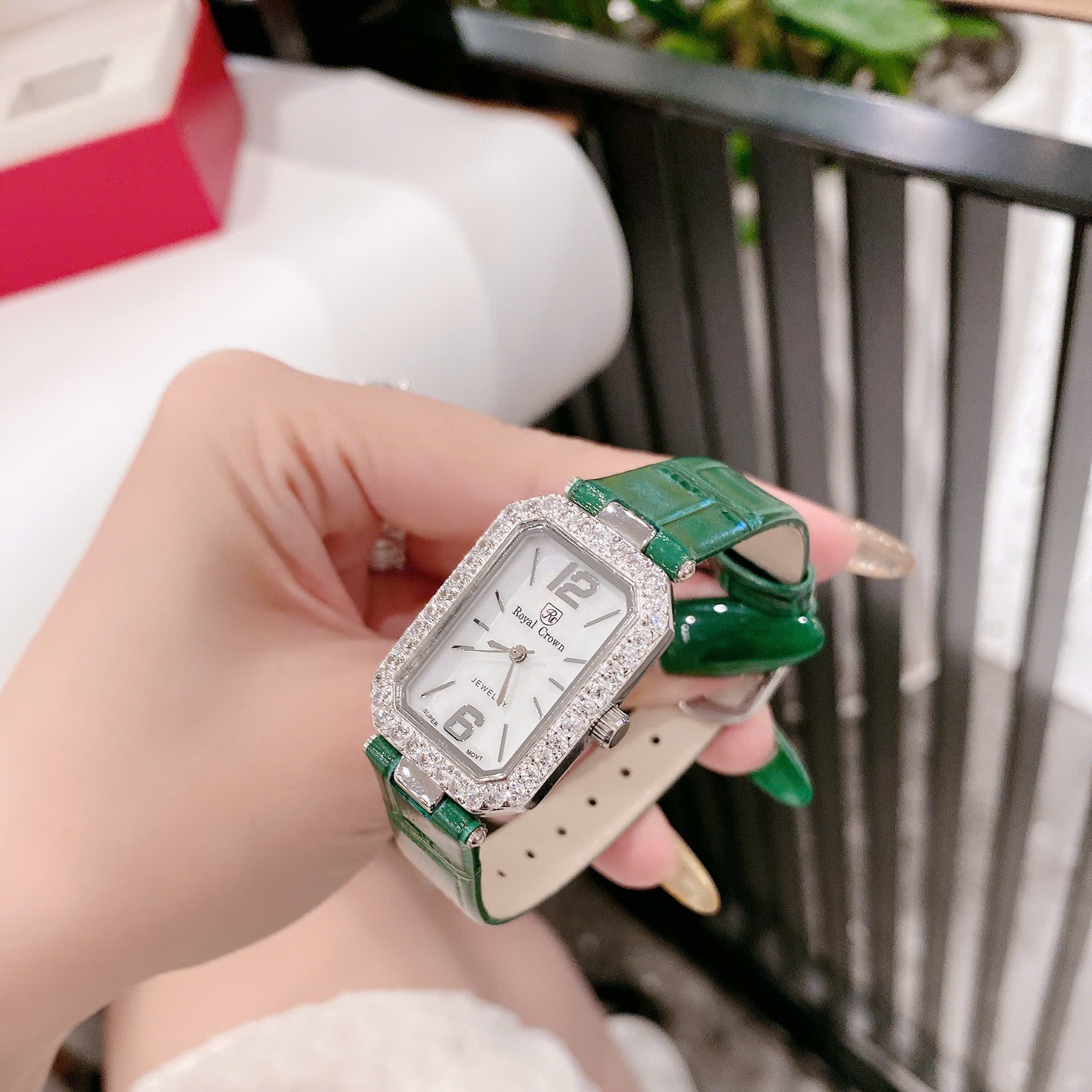 Đồng Hồ Royal Crown Mặt Chữ Nhật |Nữ Giới |Đính Đá |Dây Da Xanh Lá |Máy Pin (Quartz) |Size 20x30mm |donghogiatot.vn