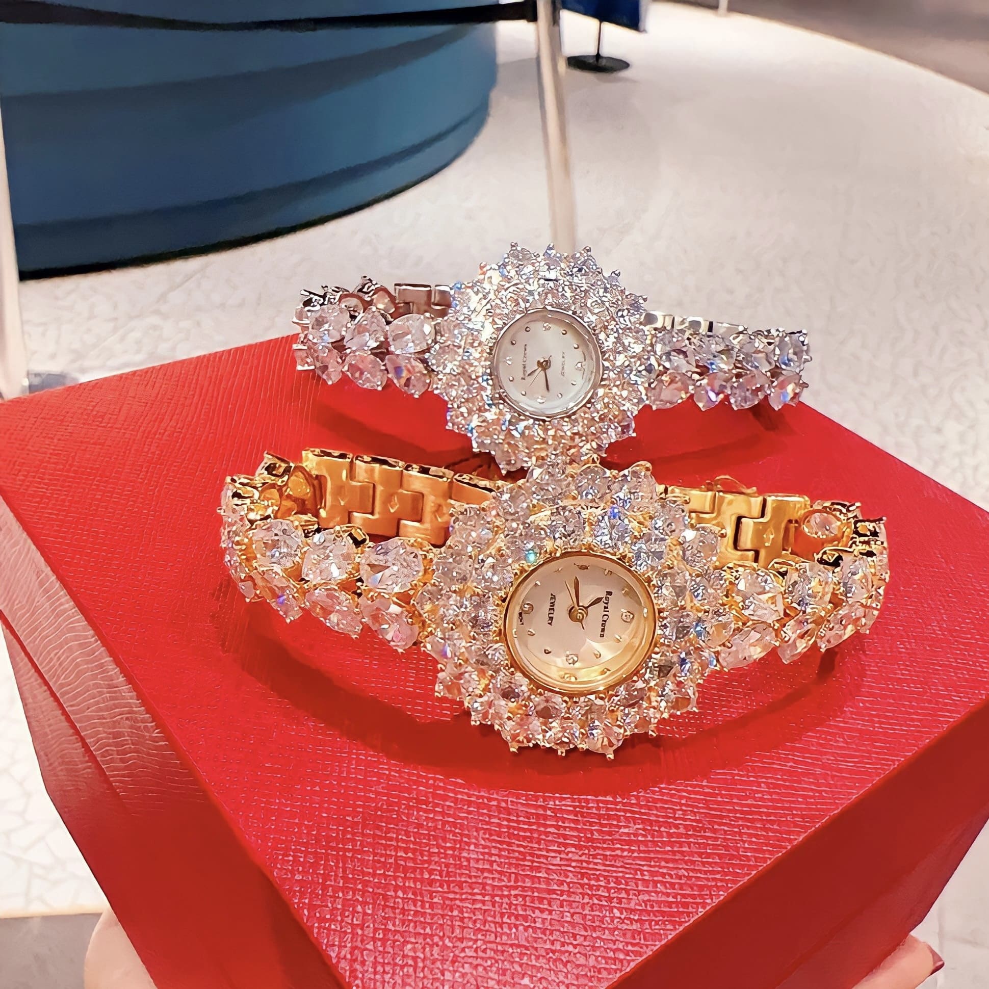 Đồng Hồ Royal Crown Mặt Full Pha Lê |Nữ Giới |Vòng Tay Vàng Gold |Máy Pin (Quartz) |Size 32mm |donghogiatot.vn