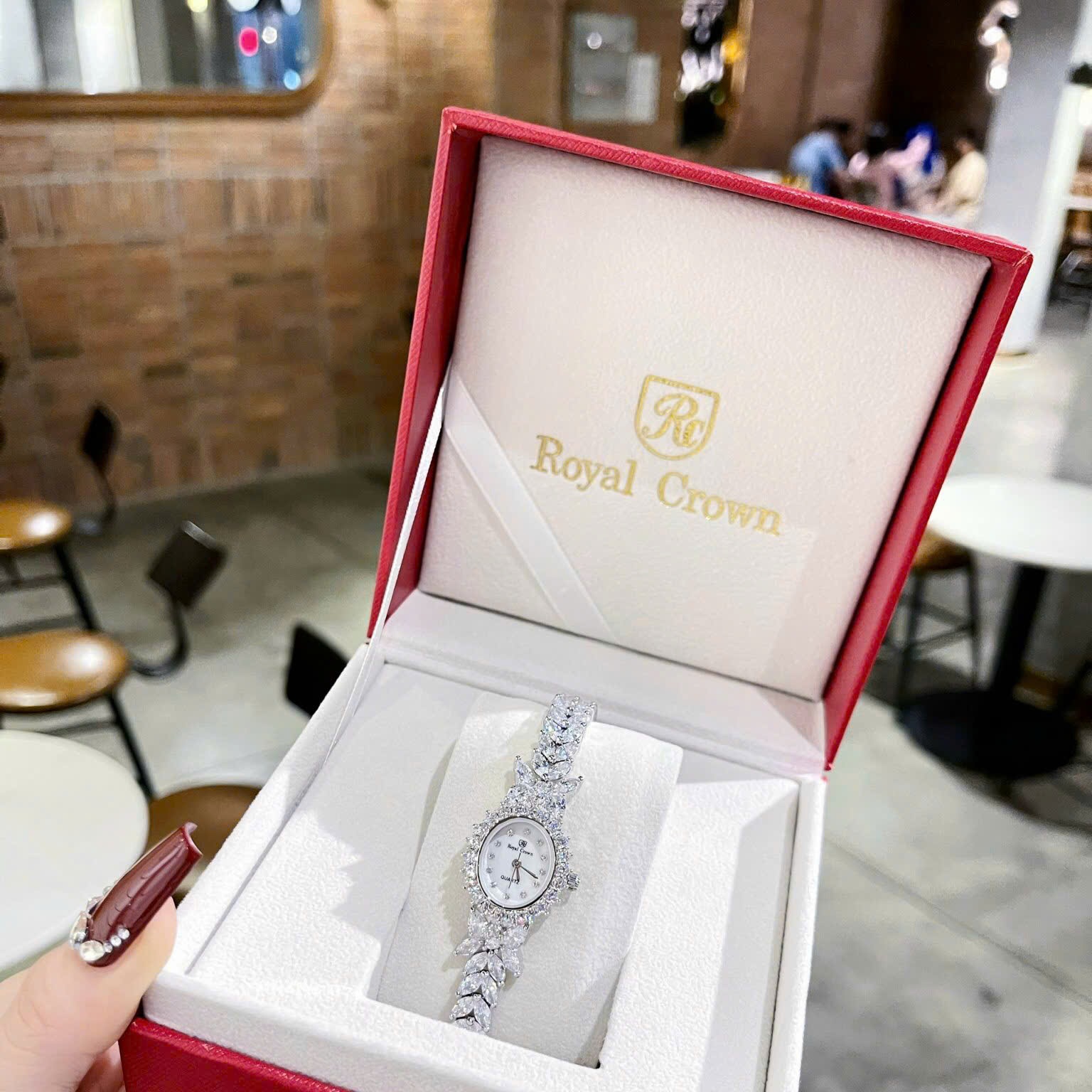 Đồng Hồ Royal Crown Mặt Oval |Nữ Giới |Silver |Lắc Tay Đính Pha Lê |Máy Pin (Quartz) |Size 26mm |donghogiatot.vn
