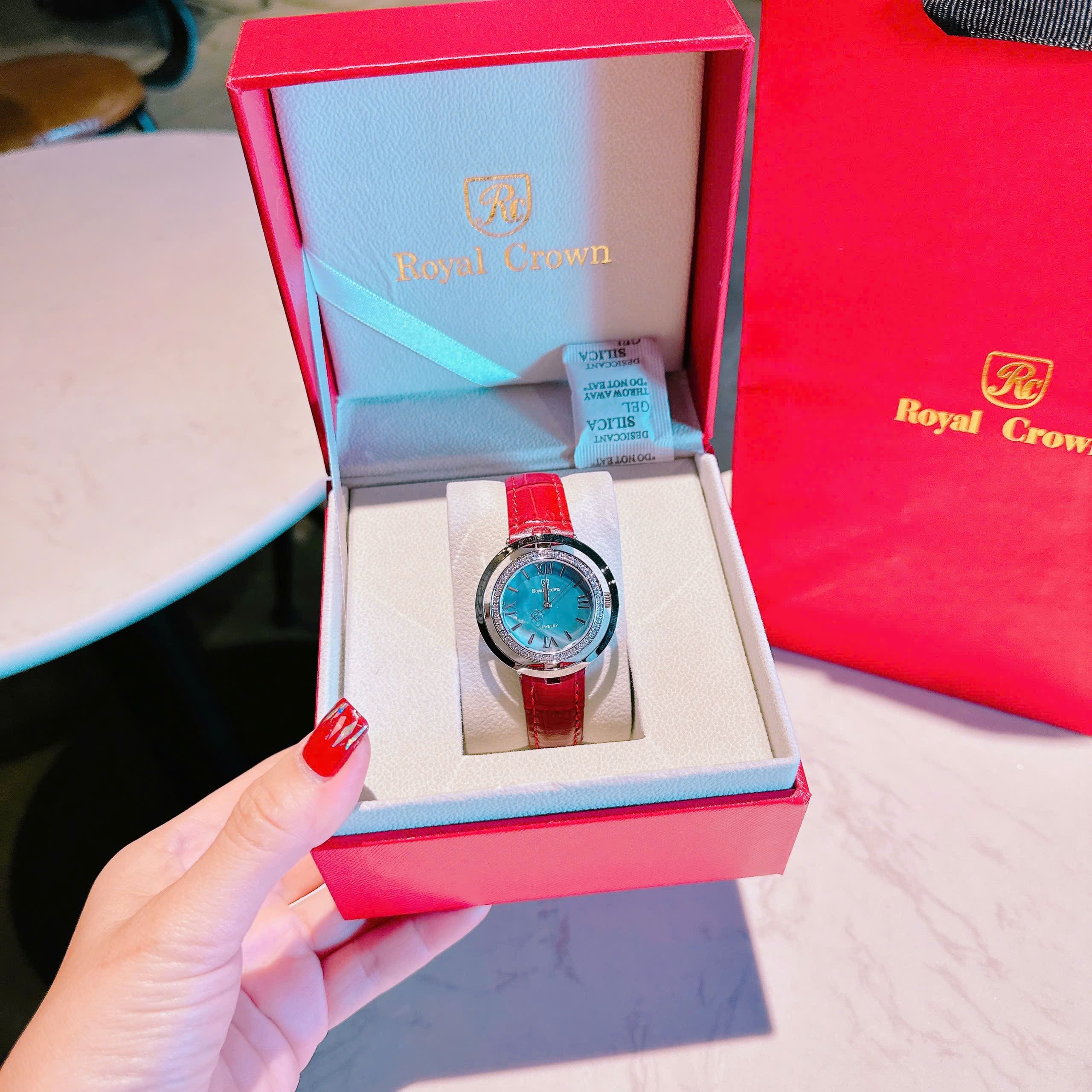 Đồng Hồ Royal Crown Mặt Xà Cừ Xanh |Nữ Giới |Đính Đá |Dây Da Đỏ |Máy Pin (Quartz) |Size 36mm |donghogiatot.vn