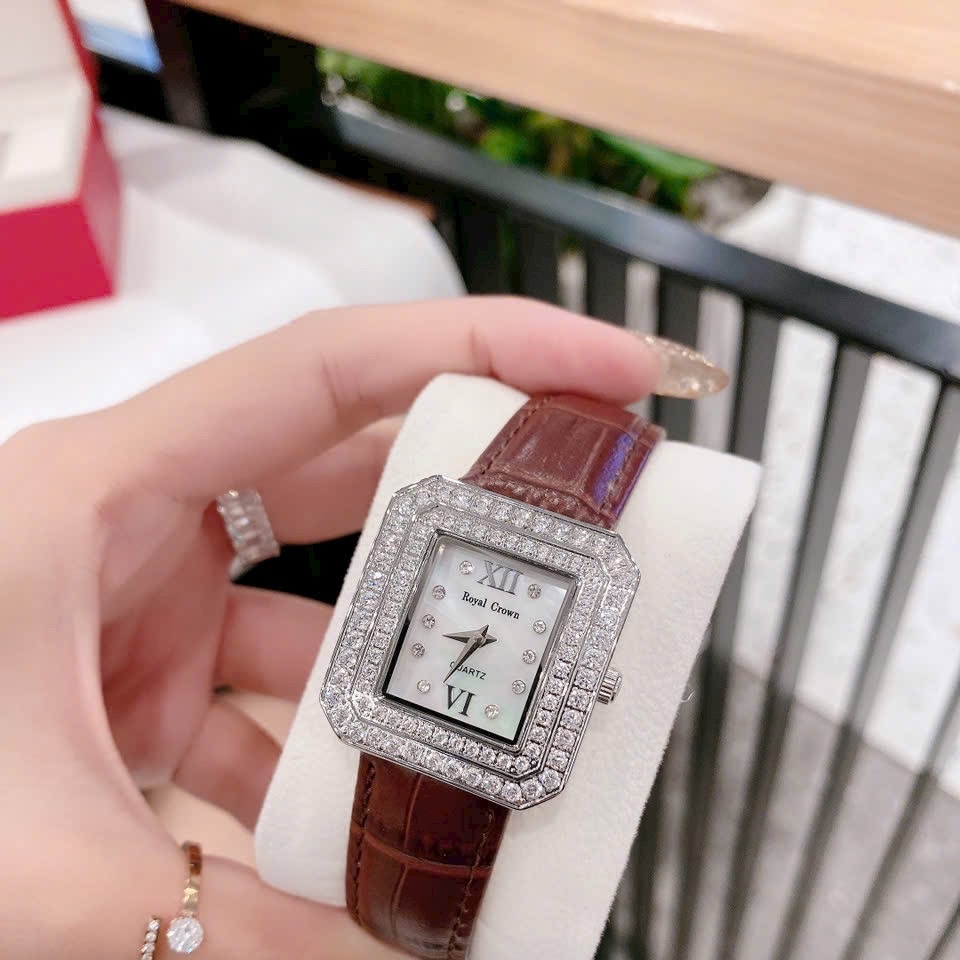 Đồng Hồ Royal Crown Mặt Vuông |Nữ Giới |Đính Đá |Dây Da Nâu |Máy Pin (Quartz) |Size 34mm |donghogiatot.vn