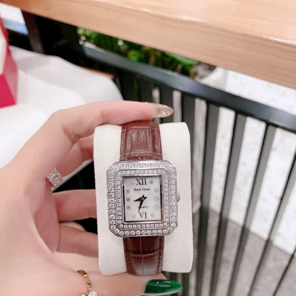 Đồng Hồ Royal Crown Mặt Vuông |Nữ Giới |Đính Đá |Dây Da Nâu |Máy Pin (Quartz) |Size 34mm |donghogiatot.vn