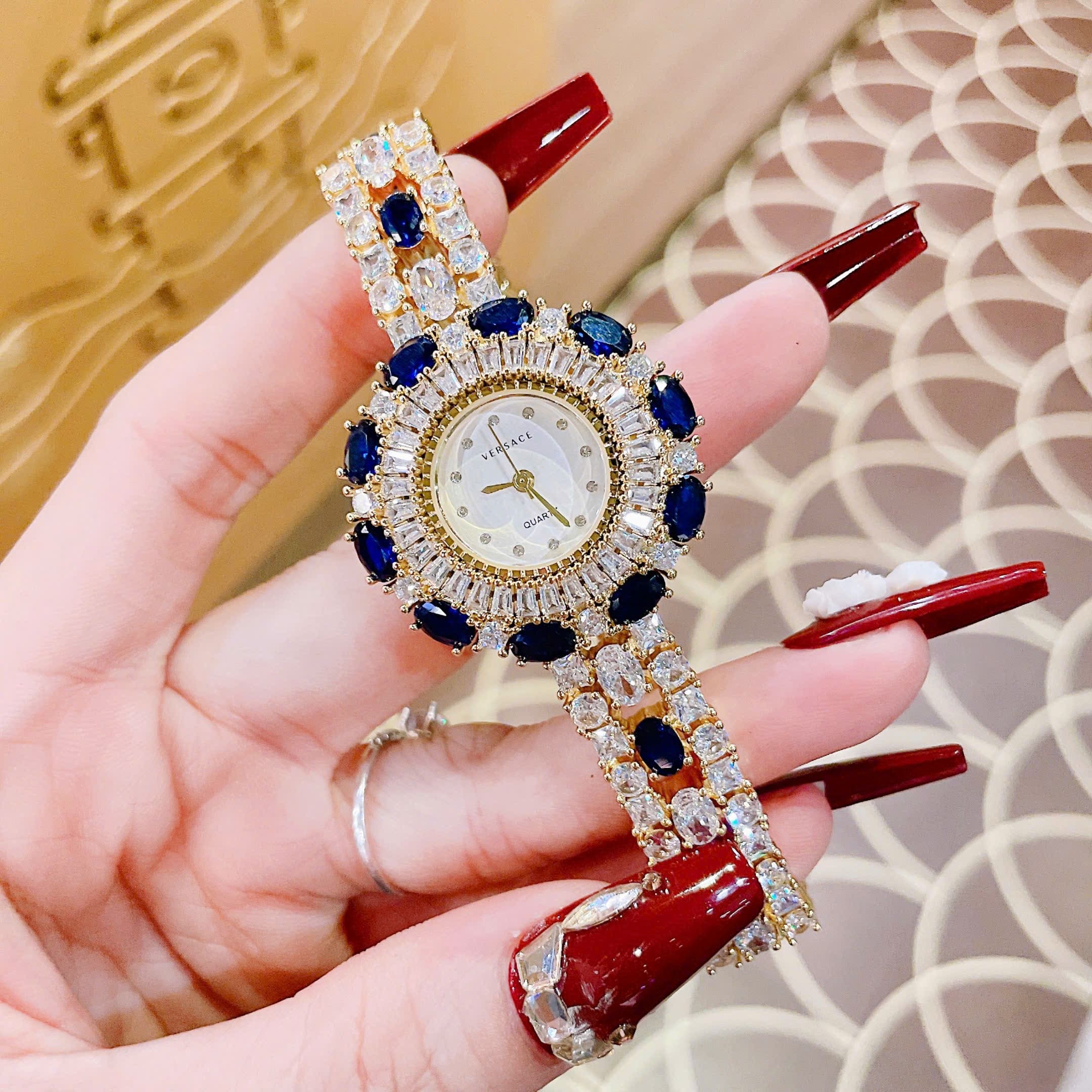Đồng Hồ Versace Bông Hoa Tuyết |Nữ Giới |Đính Đá Xanh Dương |Lắc Tay Vàng Gold |Máy Pin (Quartz) |Size 36mm |donghogiatot.vn