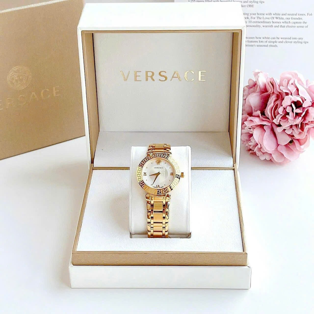 Đồng Hồ Versace Daphnis |Nữ Giới |Mặt Trắng |Dây Kim Loại Vàng Gold |Máy Pin (Quartz) |Size 35mm |donghogiatot.vn