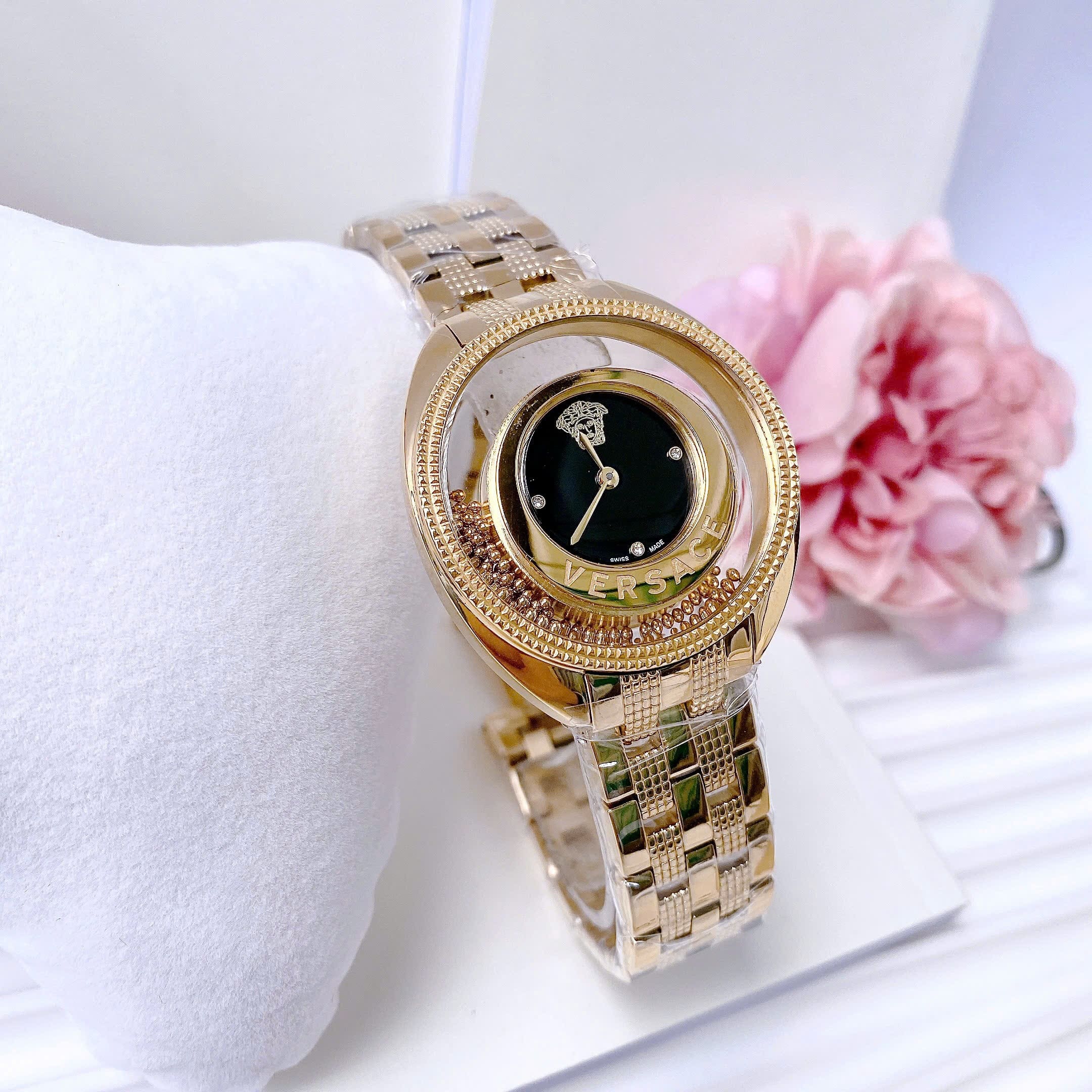 Đồng Hồ Versace Destiny Spirit |Nữ Giới |Mặt Đen |Đính Đá |Dây Kim Loại Vàng Gold |Máy Pin (Quartz) |Size 36mm |donghogiatot.vn