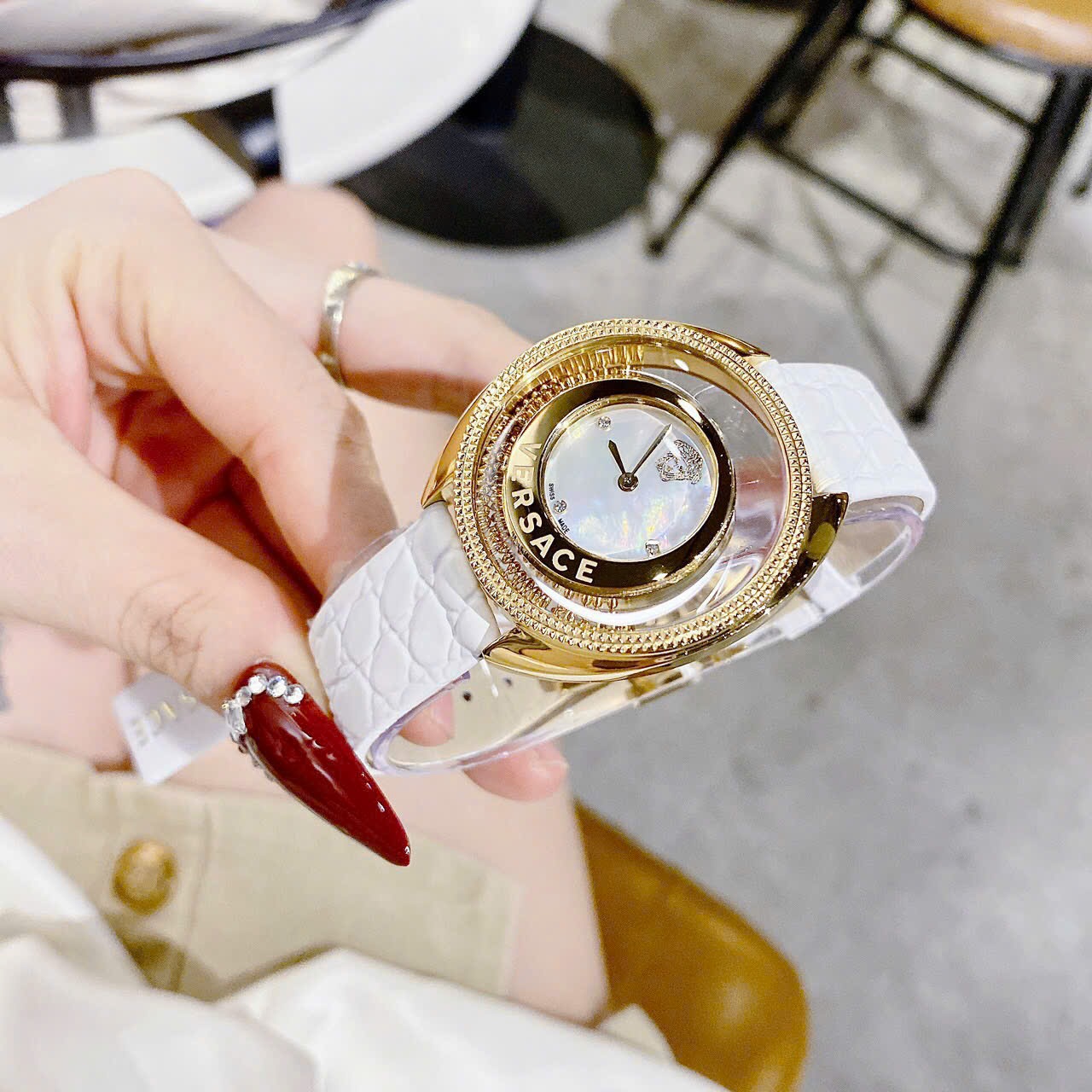 Đồng Hồ Versace Destiny Spirit |Nữ Giới |Vàng Gold |Dây Da Màu Trắng |Máy Pin (Quartz) |Size 36mm |donghogiatot.vn