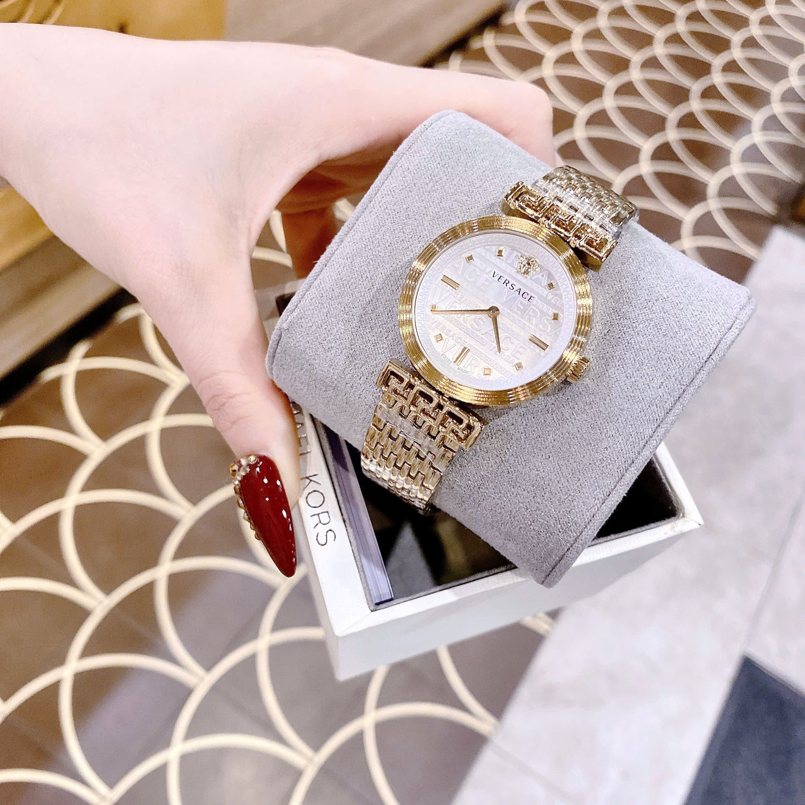 Đồng Hồ Versace Greca Flourish Petite |Nữ Giới |Mặt Trắng |Dây Kim Loại Vàng Gold |Máy Pin (Quartz) |Size 35mm |donghogiatot.vn