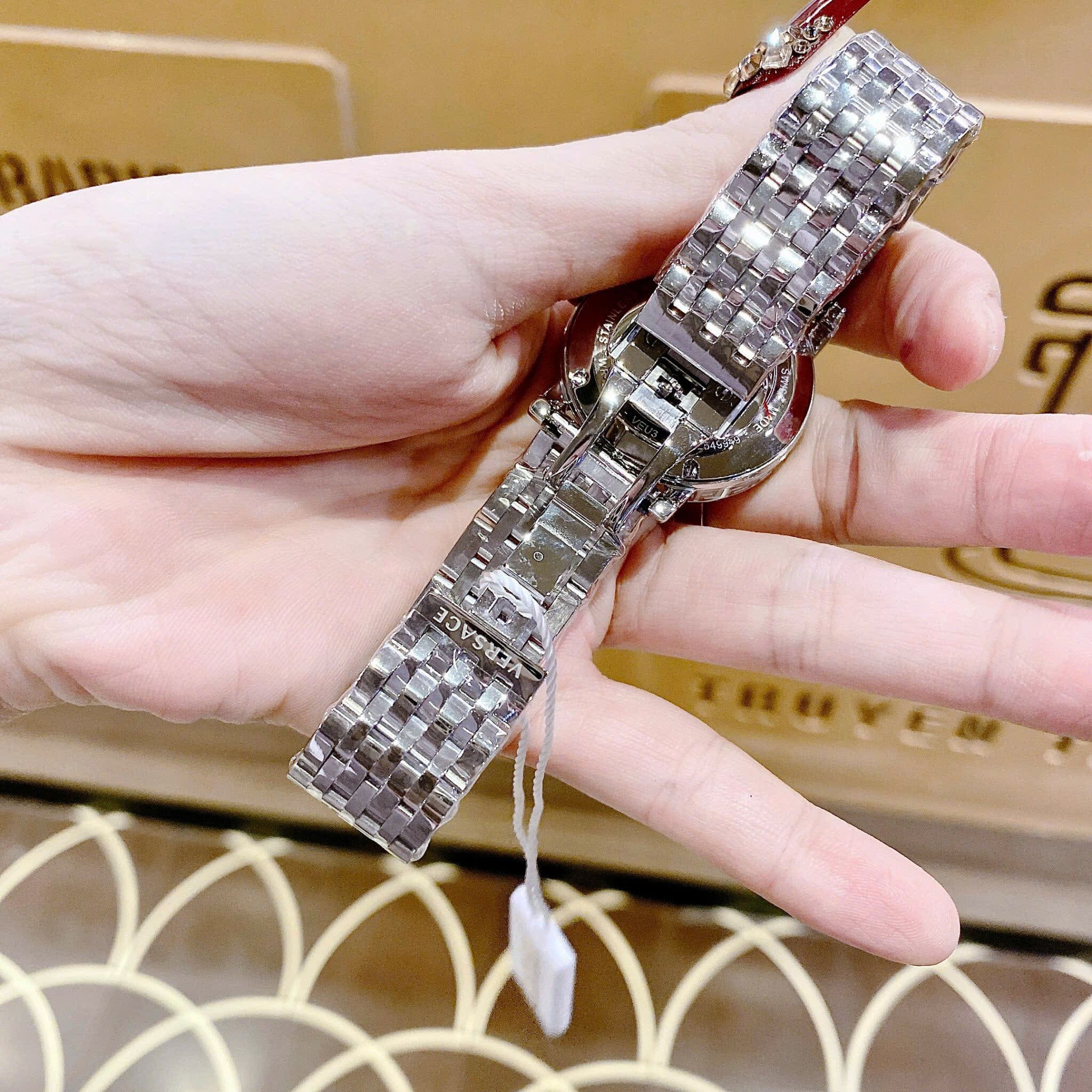 Đồng Hồ Versace Greca Glass Bracelet |Nữ Giới |Trắng Silver |Dây Kim Loại |Máy Pin (Quartz) |Size 32mm |donghogiatot.vn